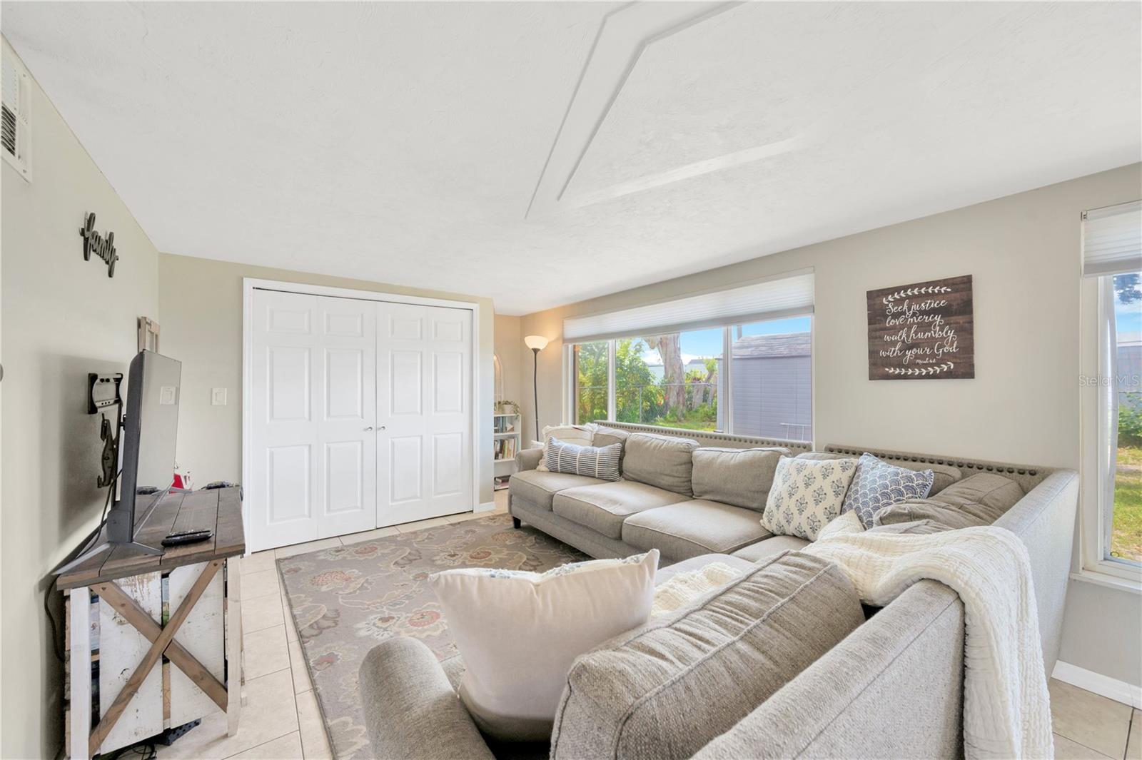Image 6 of 27 For 1905 Harvard Avenue