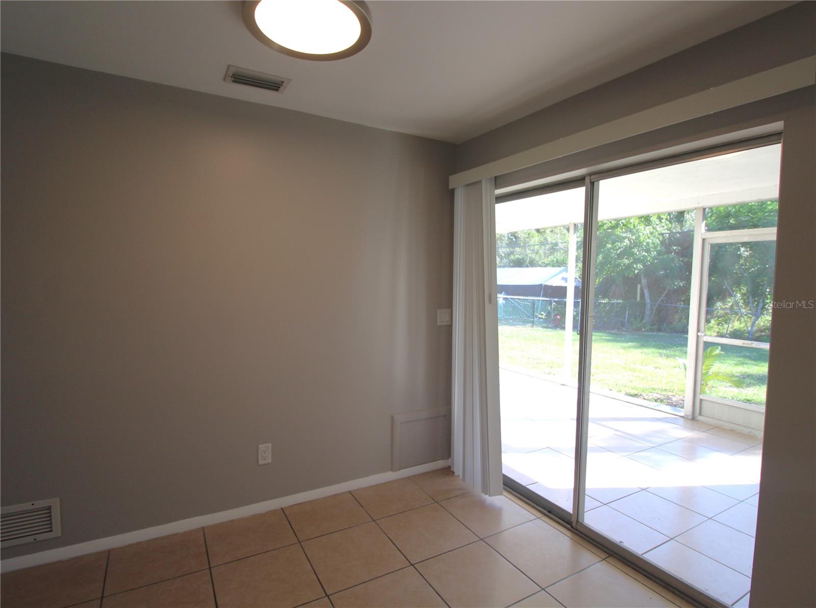 Image 6 of 14 For 474 Briarwood Road