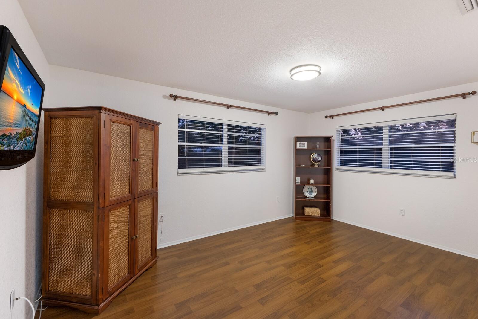 Image 20 of 38 For 7705 16th Avenue Nw