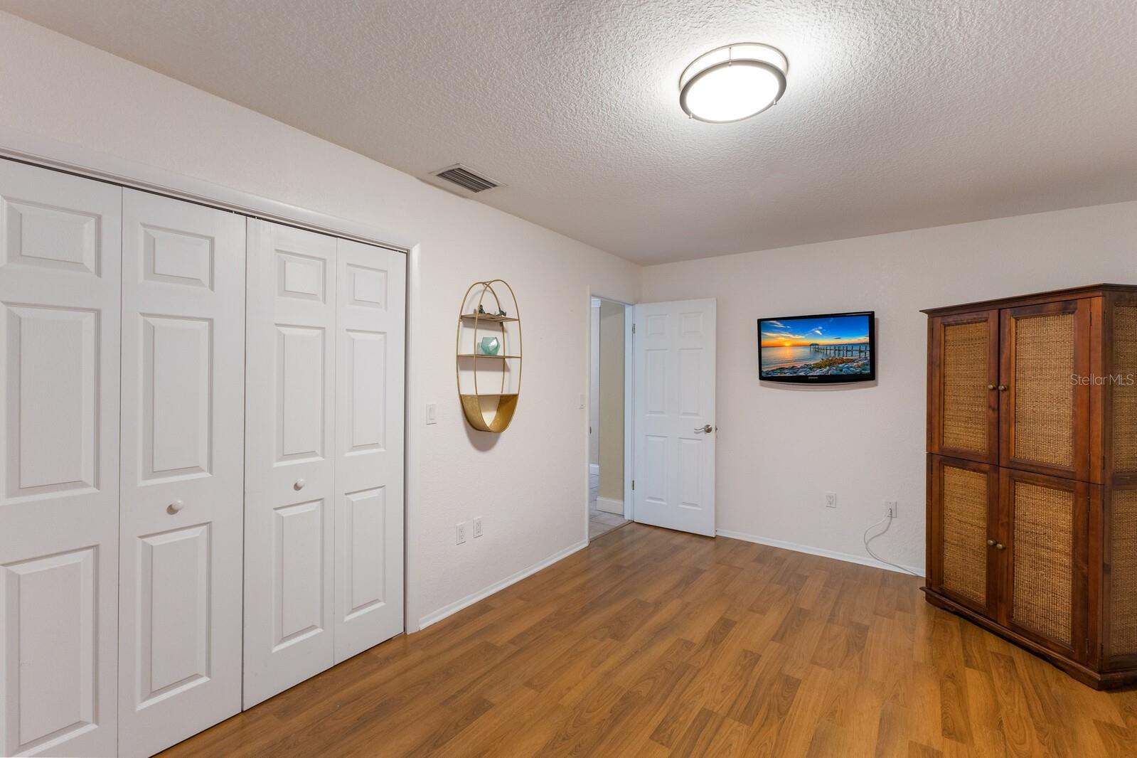 Image 21 of 38 For 7705 16th Avenue Nw
