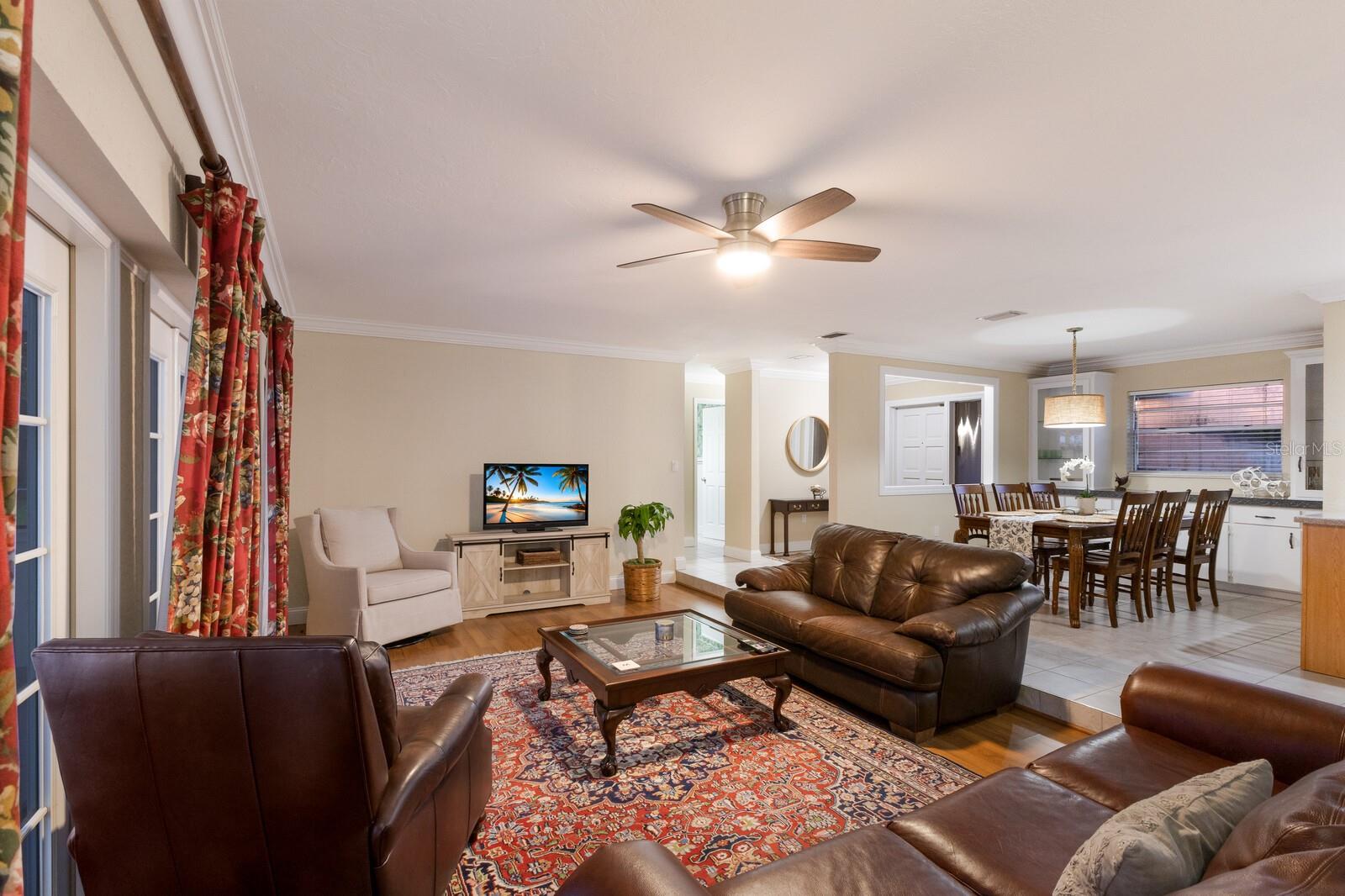 Image 9 of 38 For 7705 16th Avenue Nw