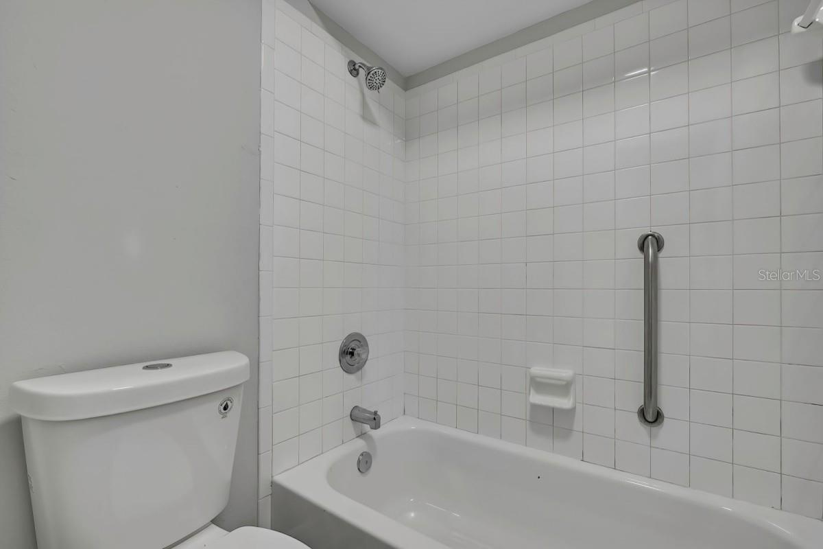 Image 30 of 47 For 1036 Lake Avoca Drive