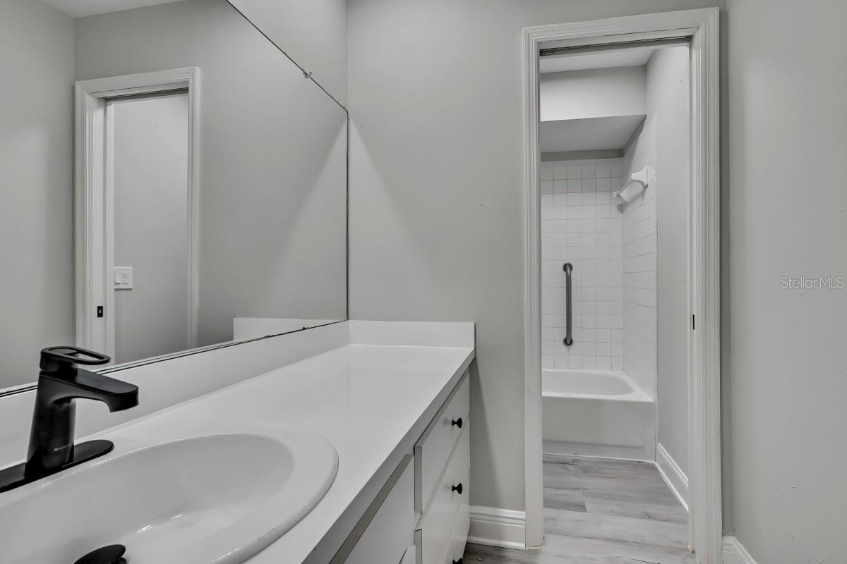 Image 31 of 47 For 1036 Lake Avoca Drive