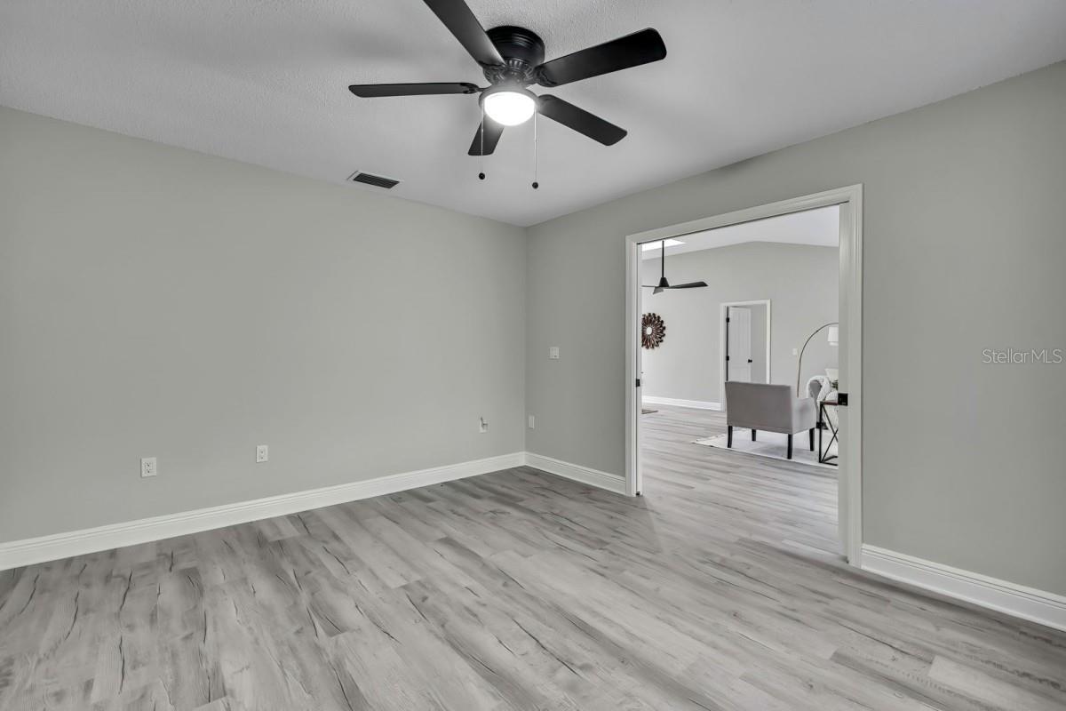 Image 37 of 47 For 1036 Lake Avoca Drive