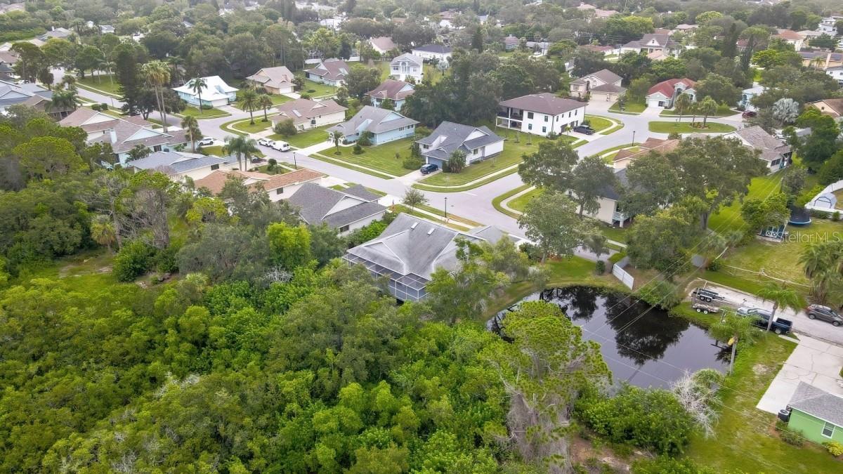 Image 6 of 47 For 1036 Lake Avoca Drive