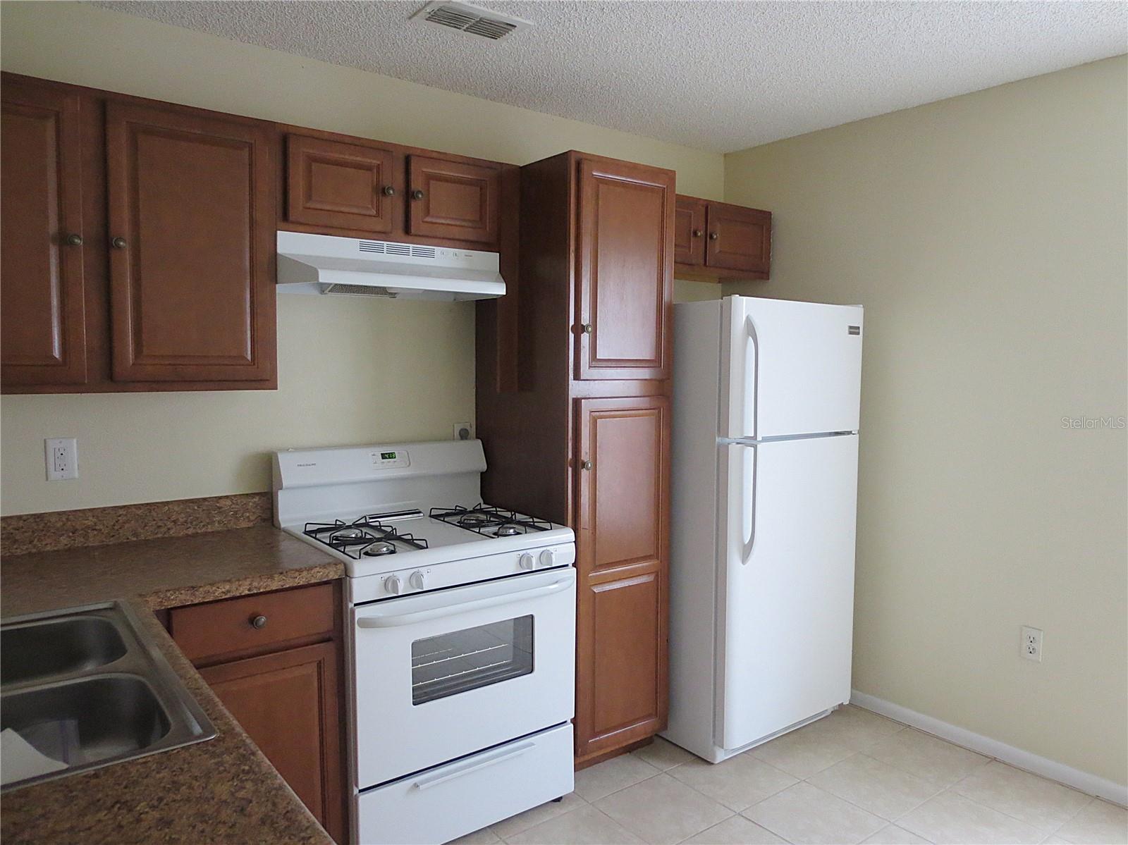 Image 2 of 14 For 1604 27th Avenue E