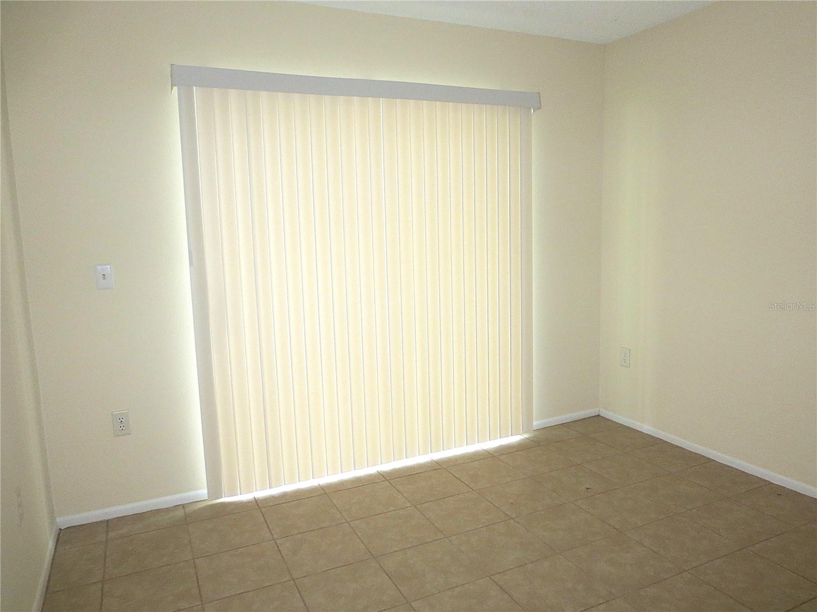 Image 8 of 14 For 1604 27th Avenue E