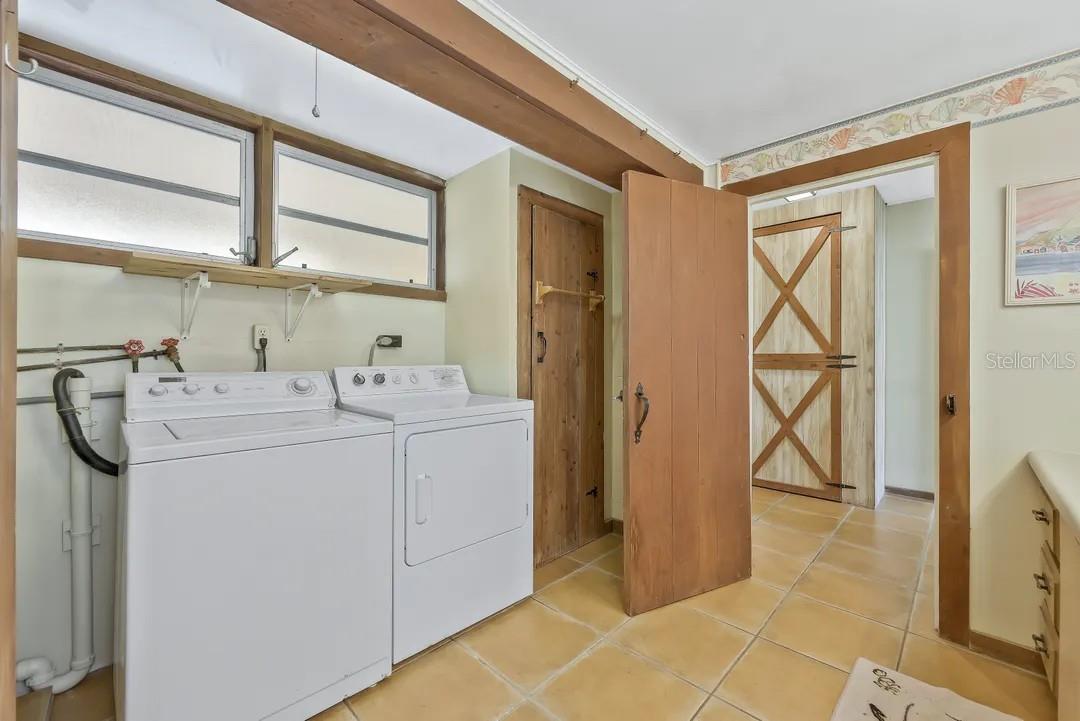 Image 36 of 52 For 417 Shore Road