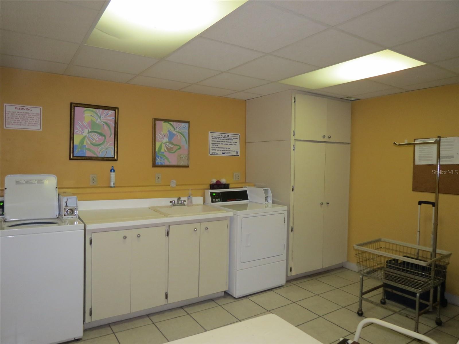 Image 15 of 16 For 615 Palm Avenue 4