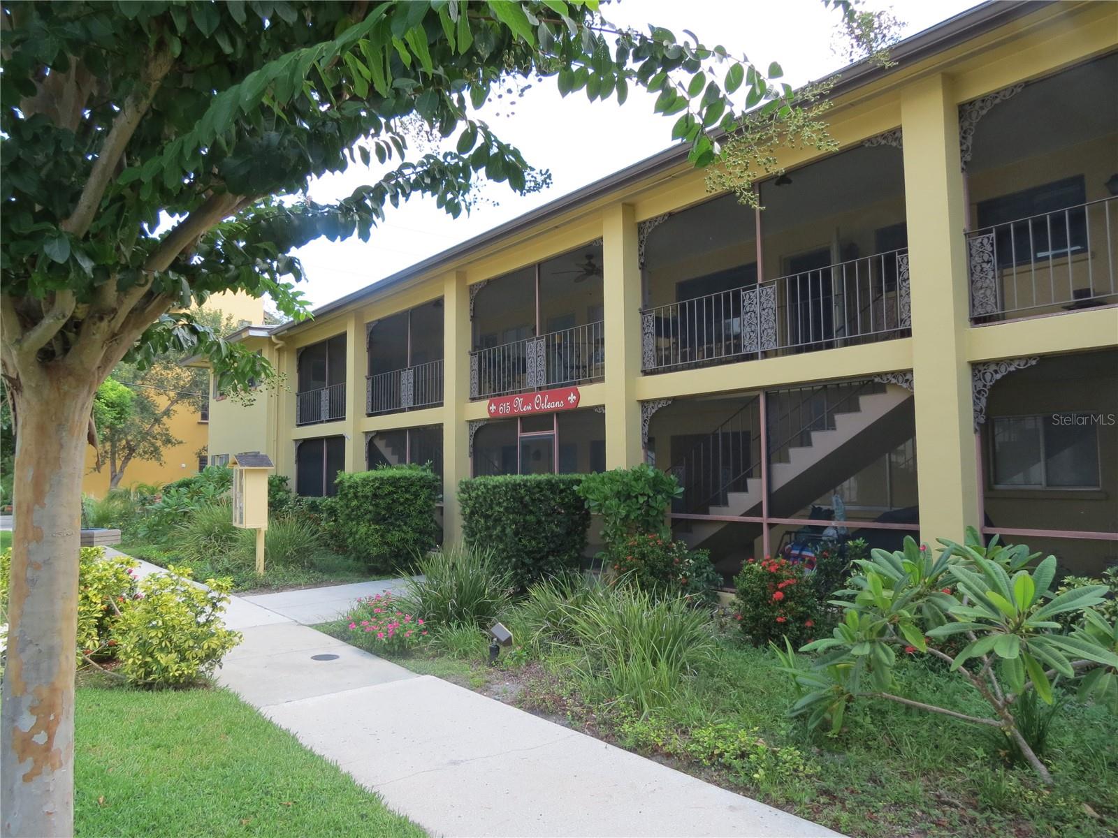 Image 2 of 16 For 615 Palm Avenue 4