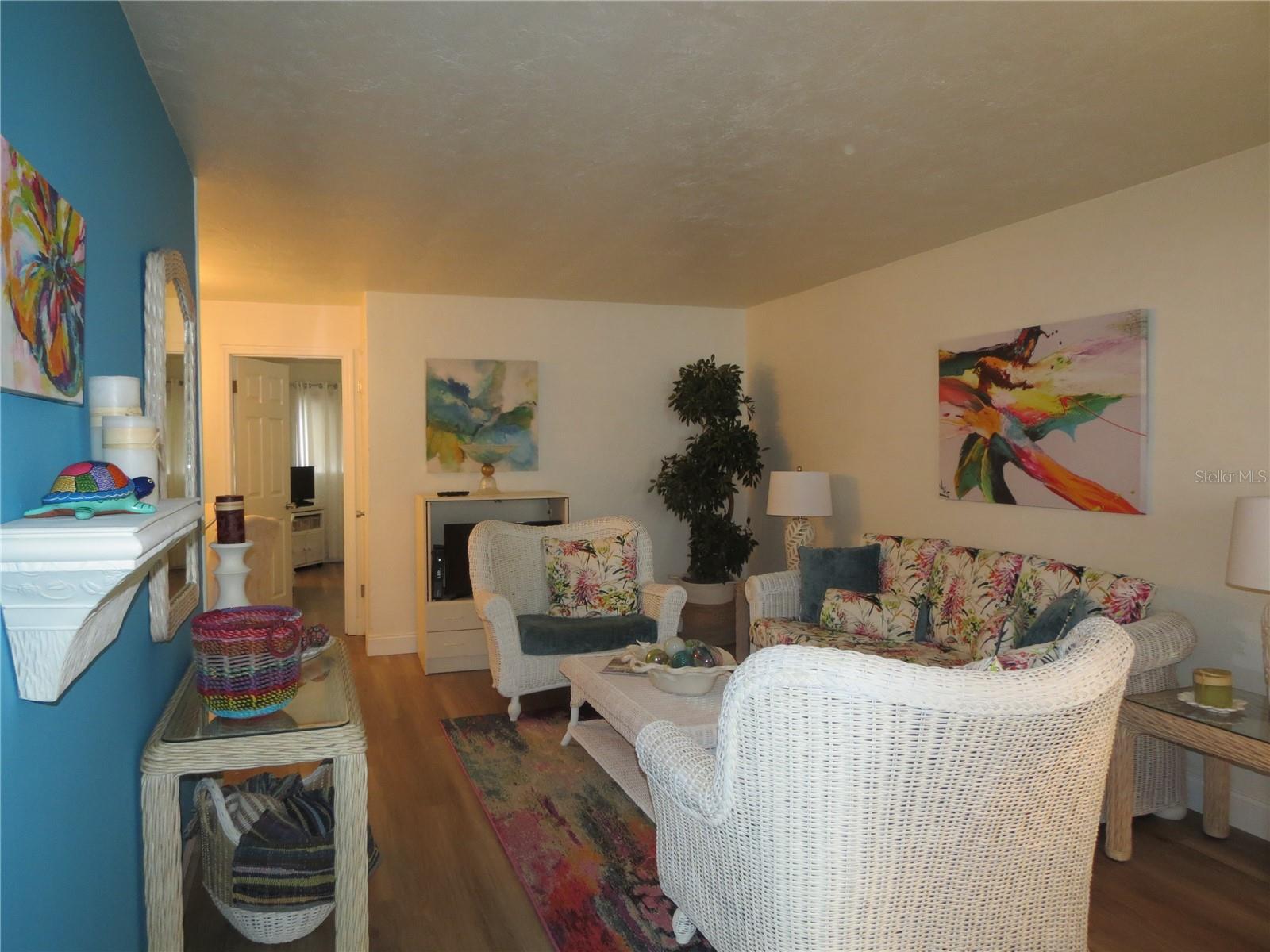 Image 5 of 16 For 615 Palm Avenue 4