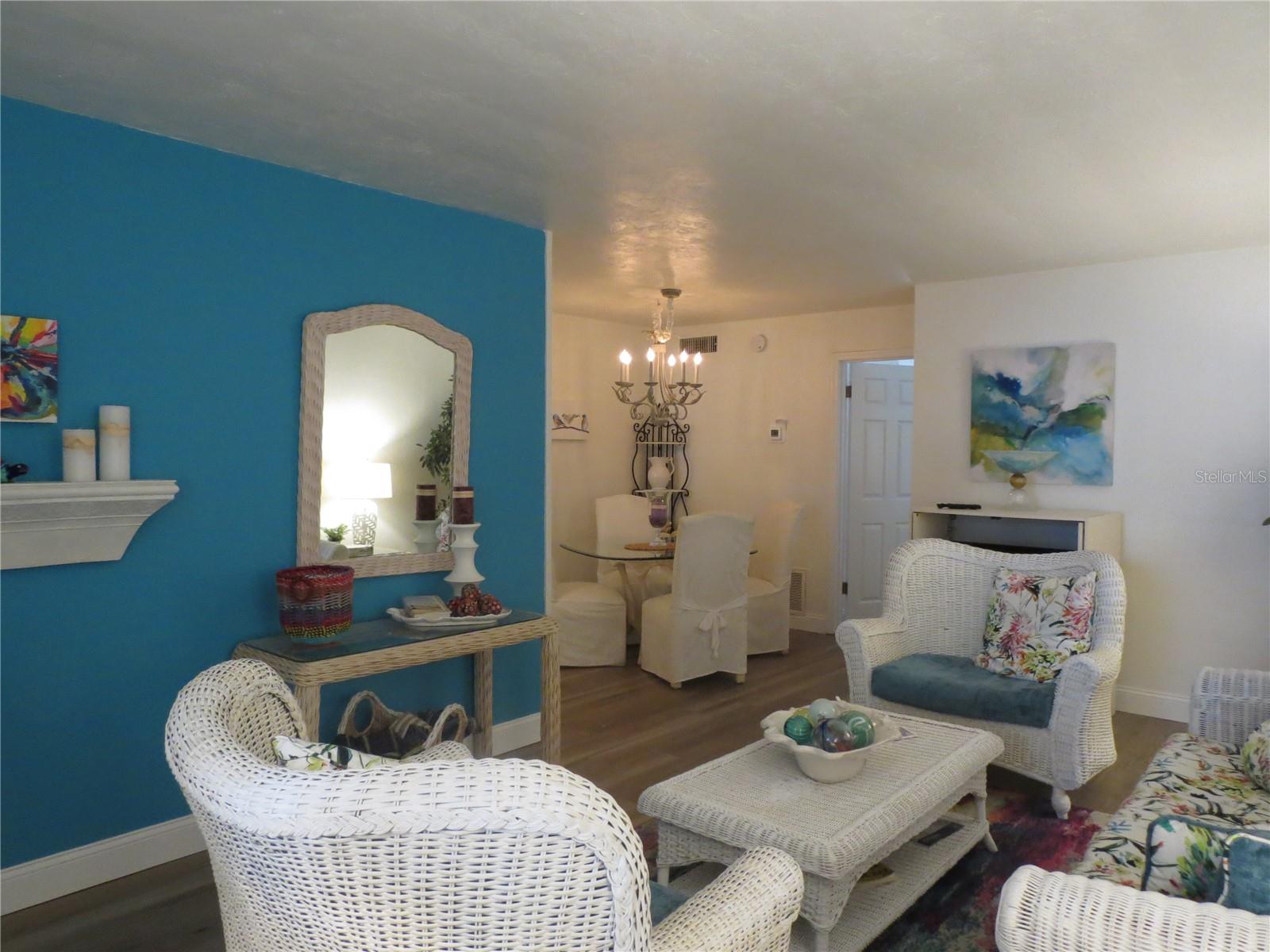 Image 6 of 16 For 615 Palm Avenue 4