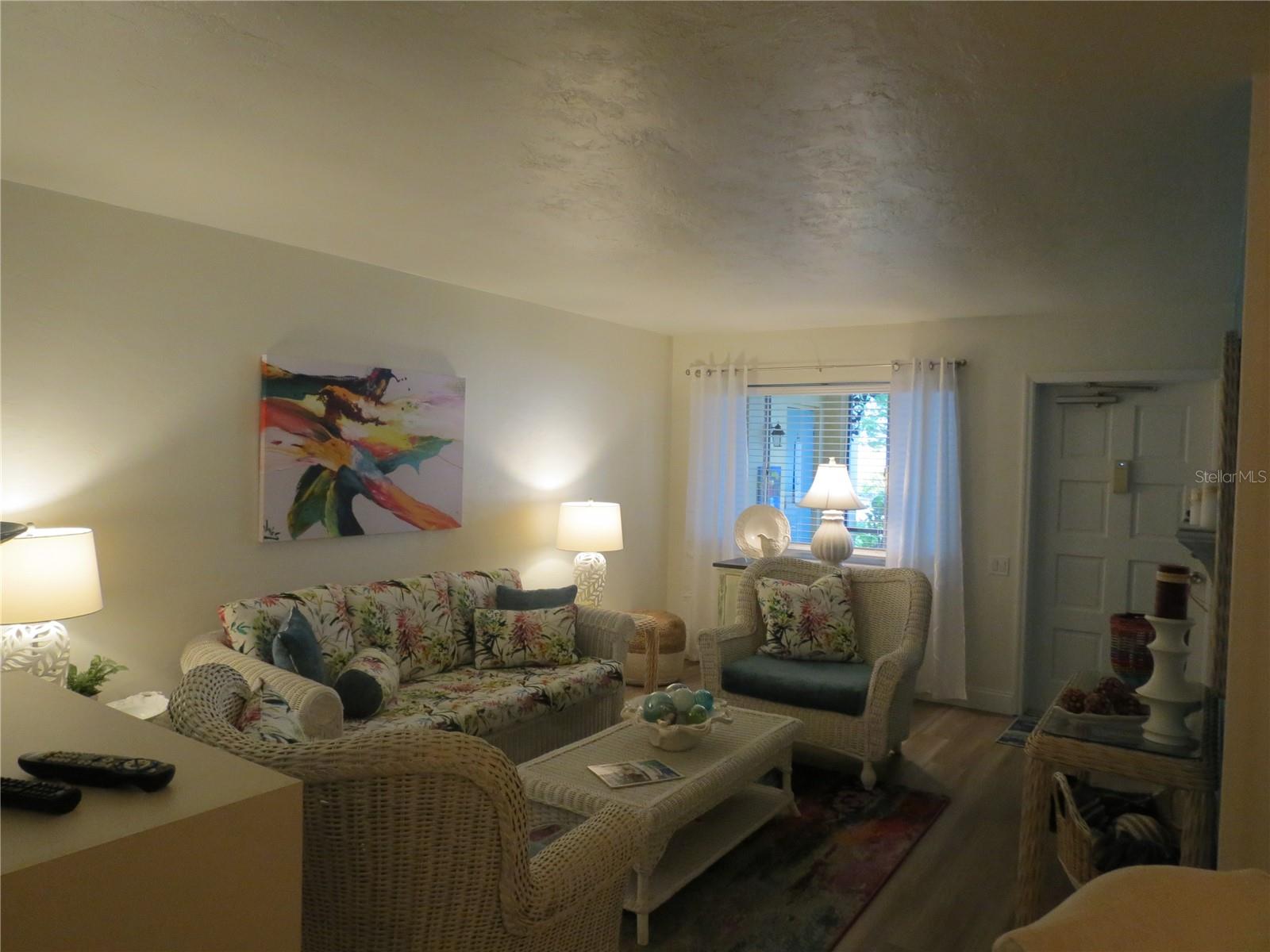 Image 8 of 16 For 615 Palm Avenue 4