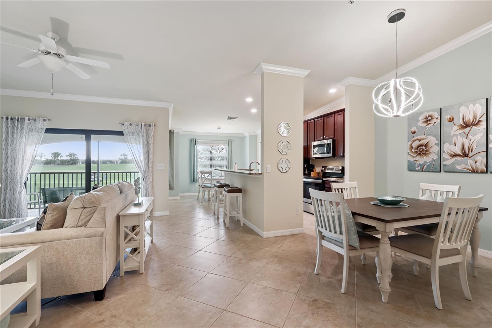 Listing photo id 8 for 5528 Palmer Circle 203