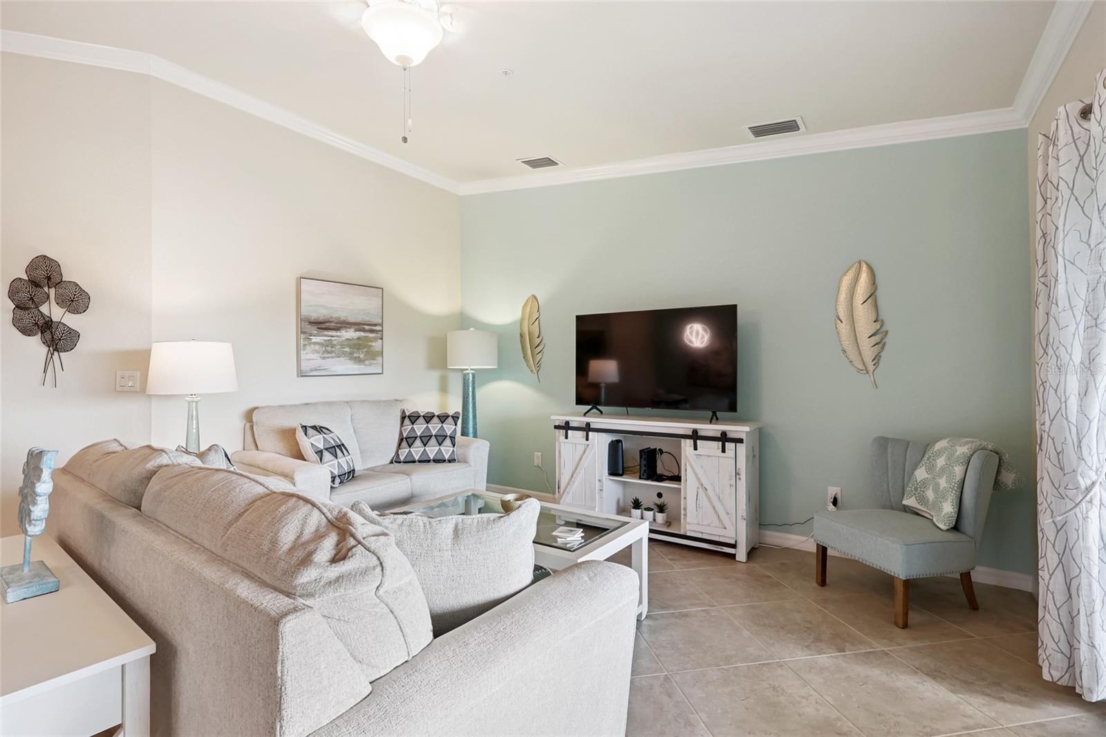 Listing photo id 10 for 5528 Palmer Circle 203