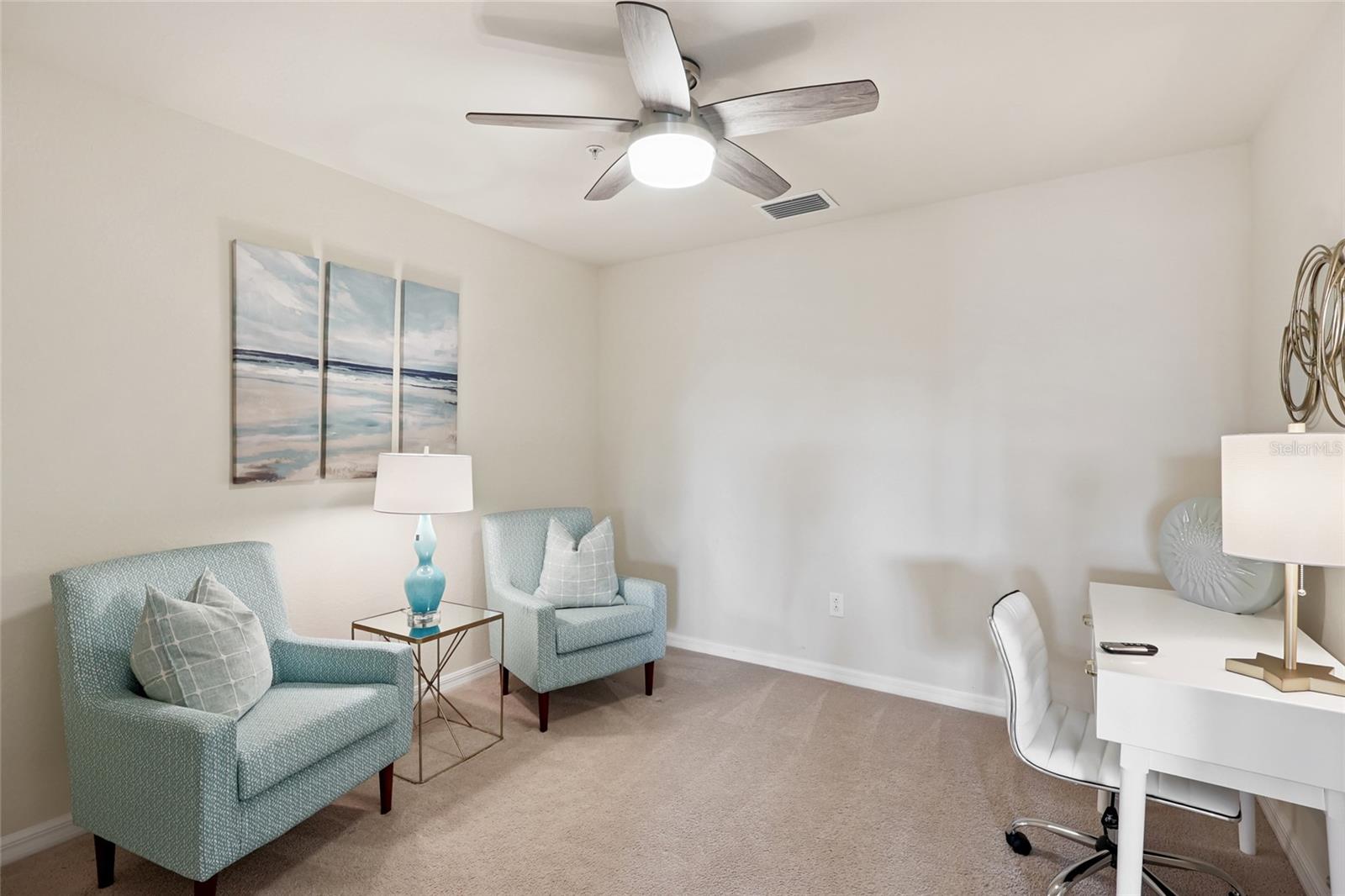 Listing photo id 13 for 5528 Palmer Circle 203