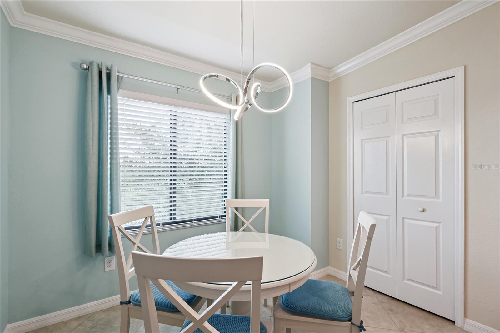 Listing photo id 16 for 5528 Palmer Circle 203