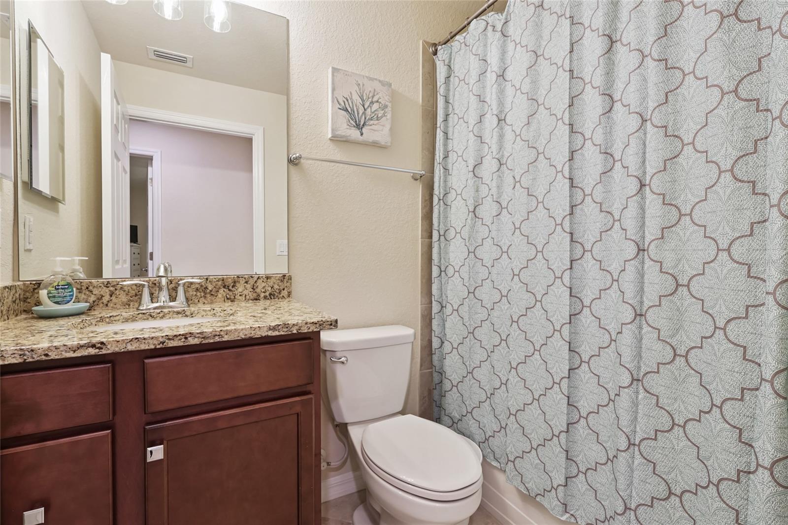 Listing photo id 30 for 5528 Palmer Circle 203