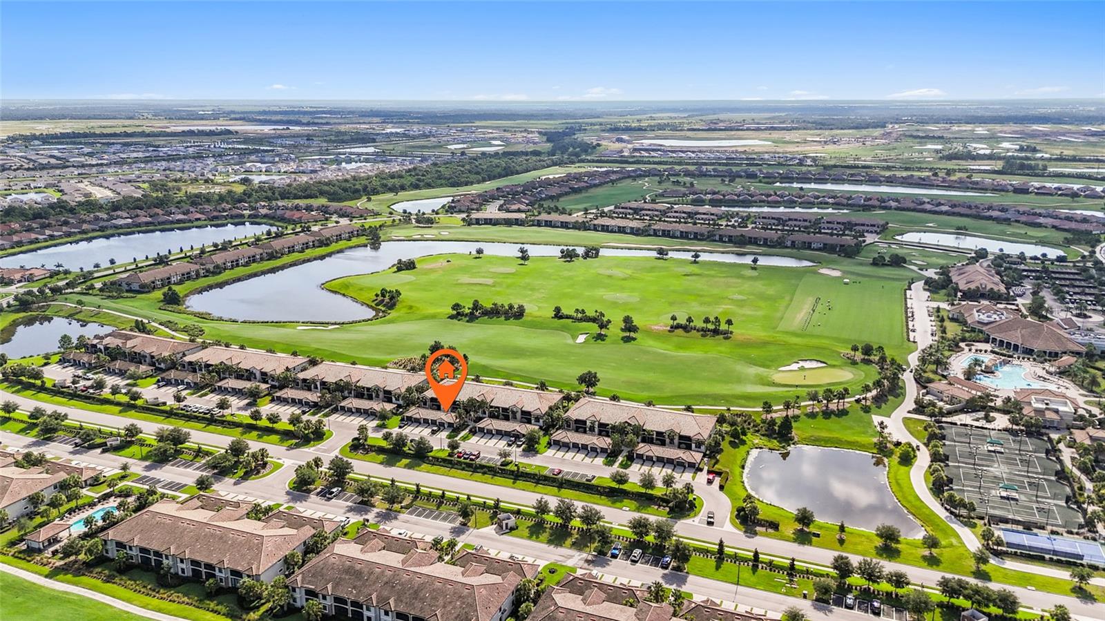 Listing photo id 2 for 5528 Palmer Circle 203