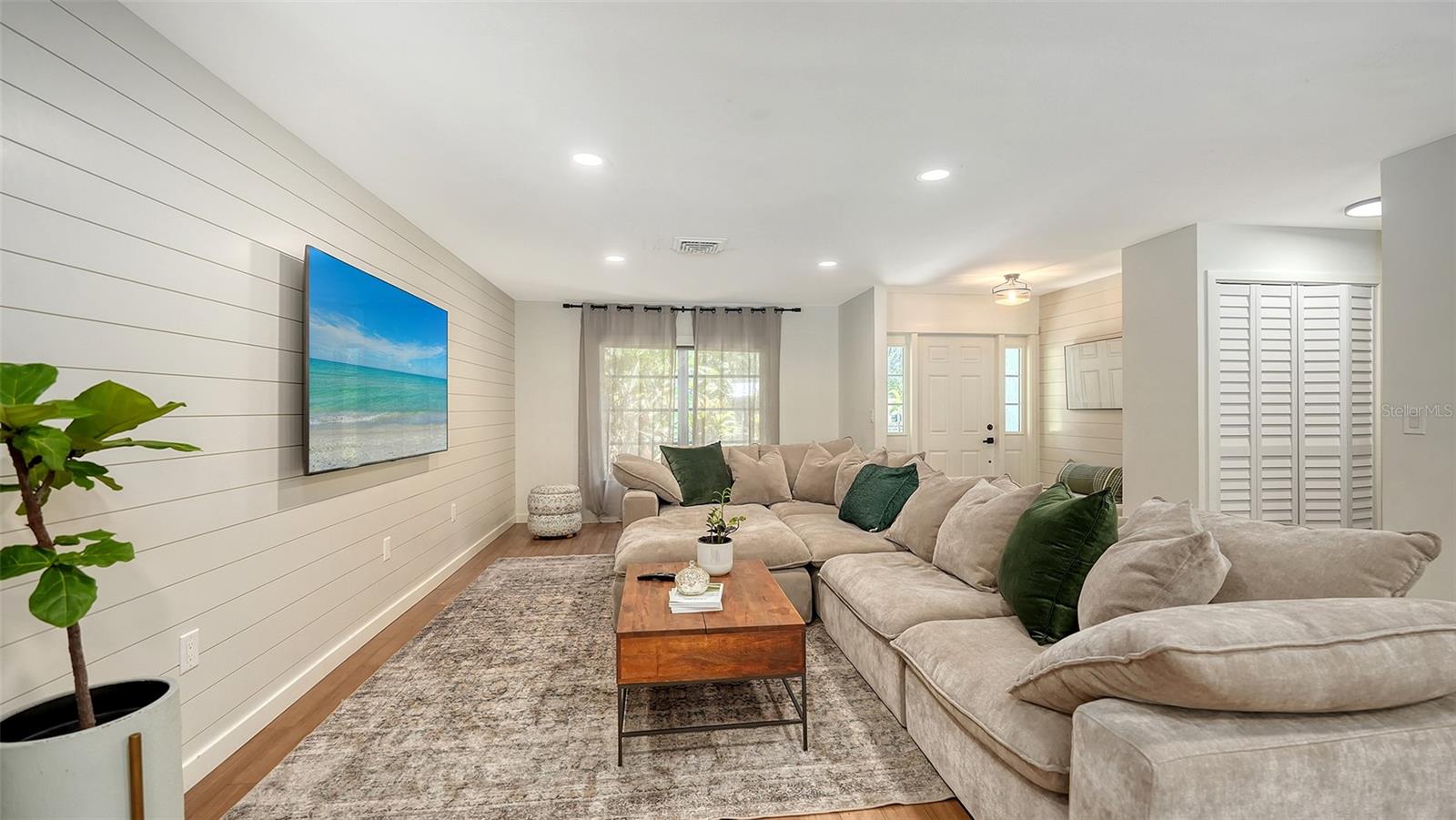 Image 15 of 33 For 2707 Greendale Drive