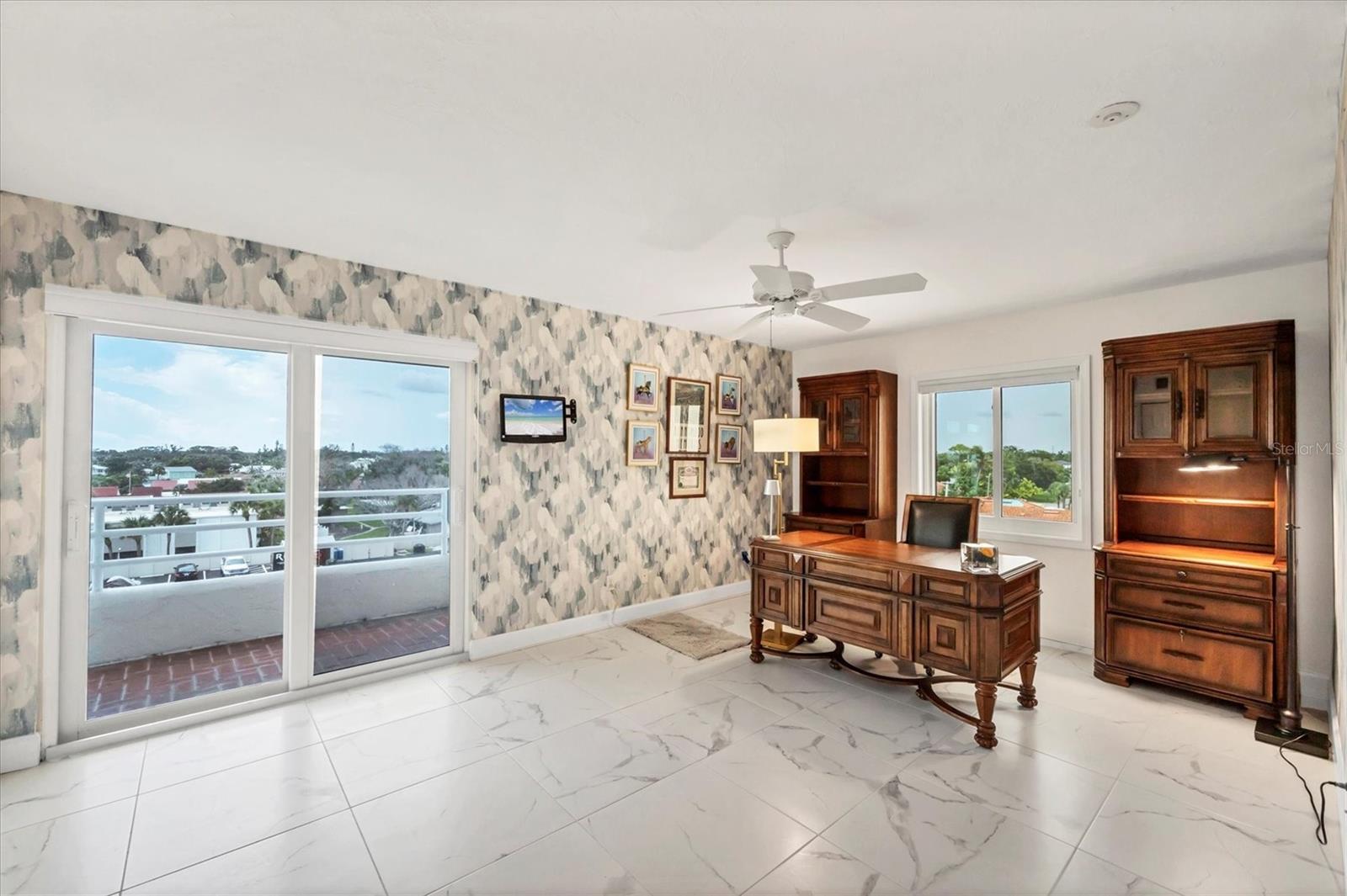 Image 14 of 27 For 550 Flamingo Drive 401