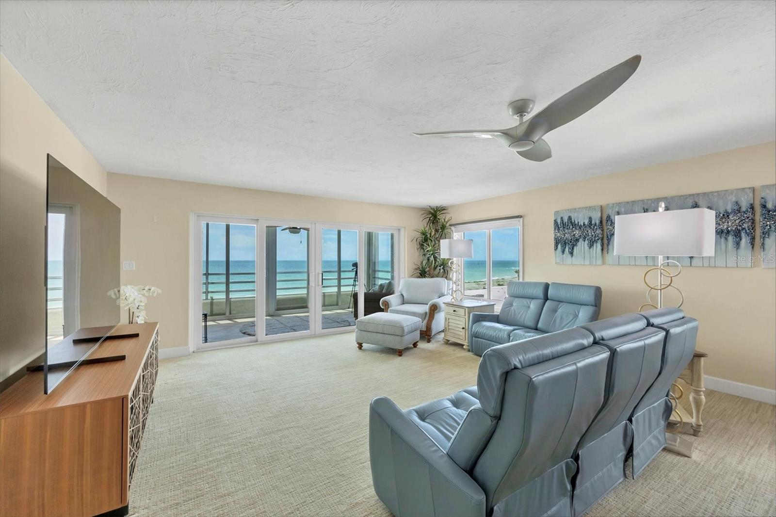 Image 2 of 27 For 550 Flamingo Drive 401