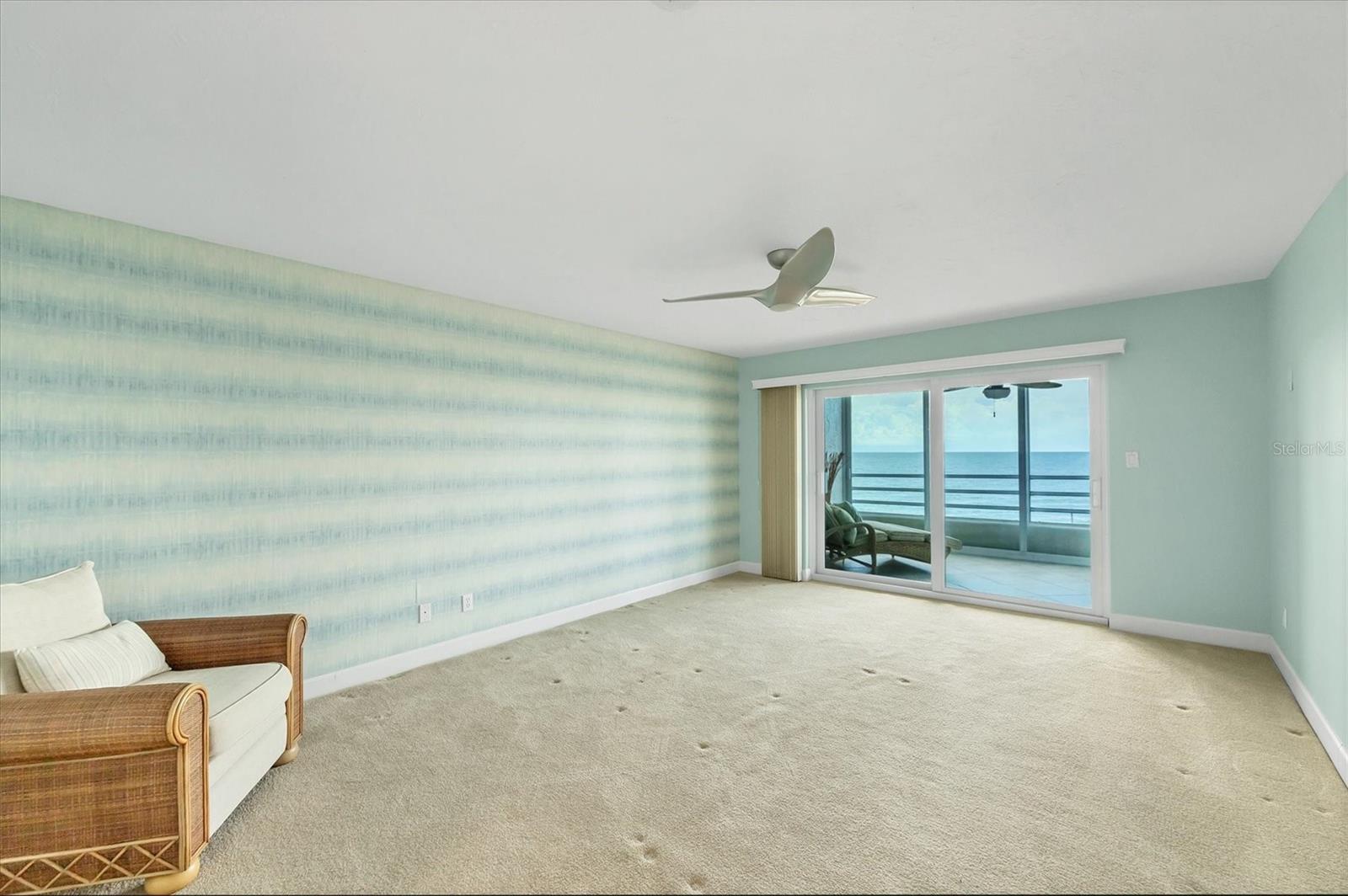 Image 9 of 27 For 550 Flamingo Drive 401