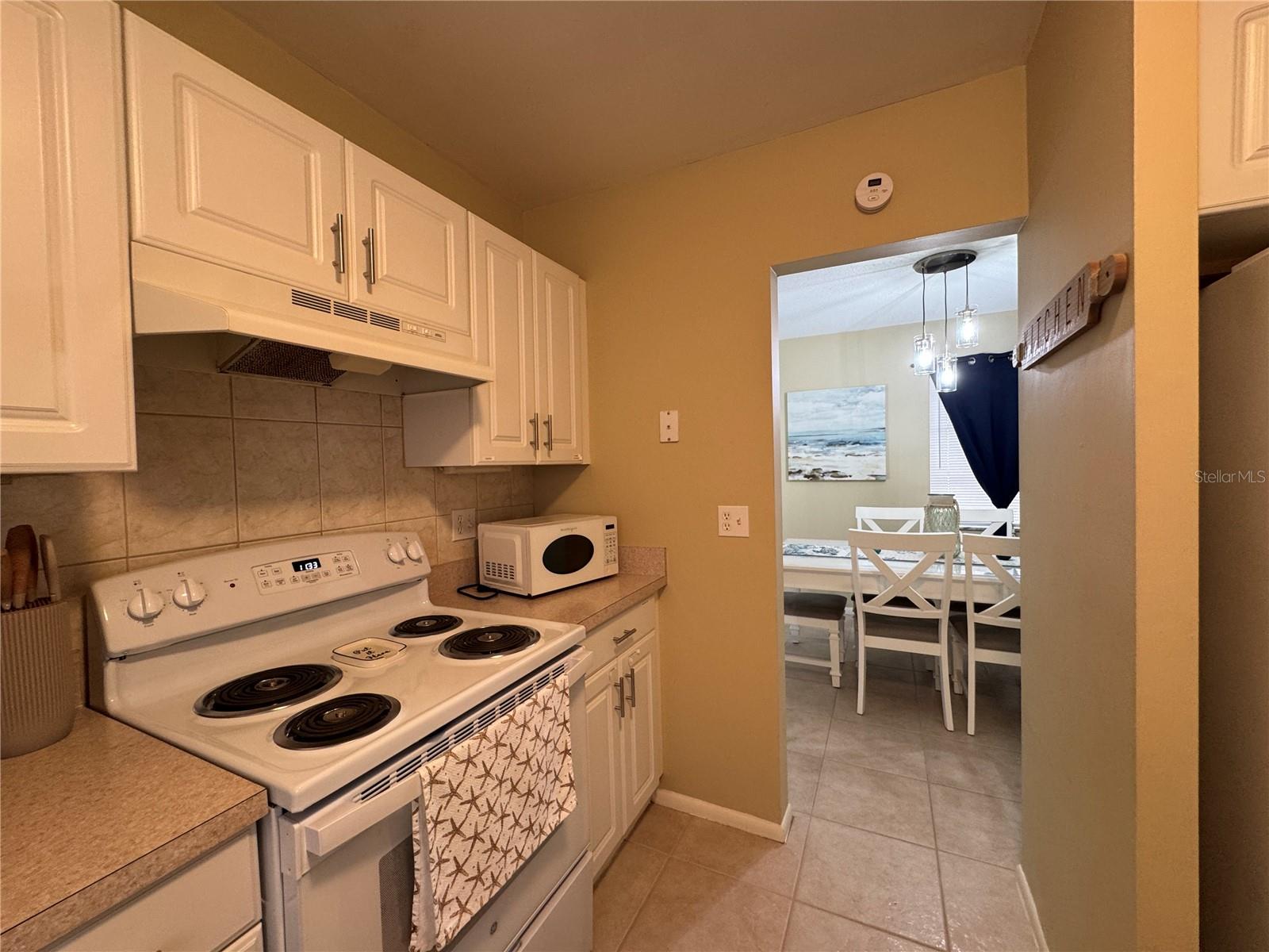 Image 10 of 19 For 22206 Laramore Avenue