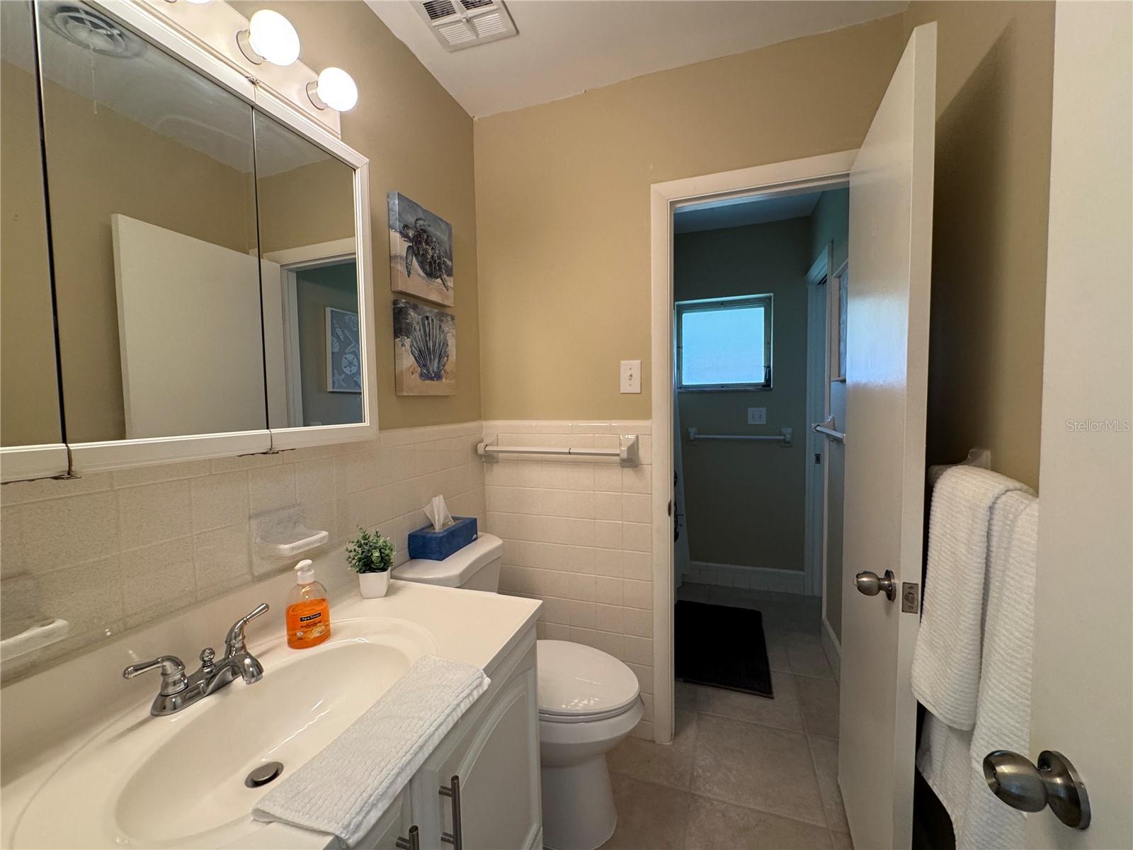 Image 15 of 19 For 22206 Laramore Avenue