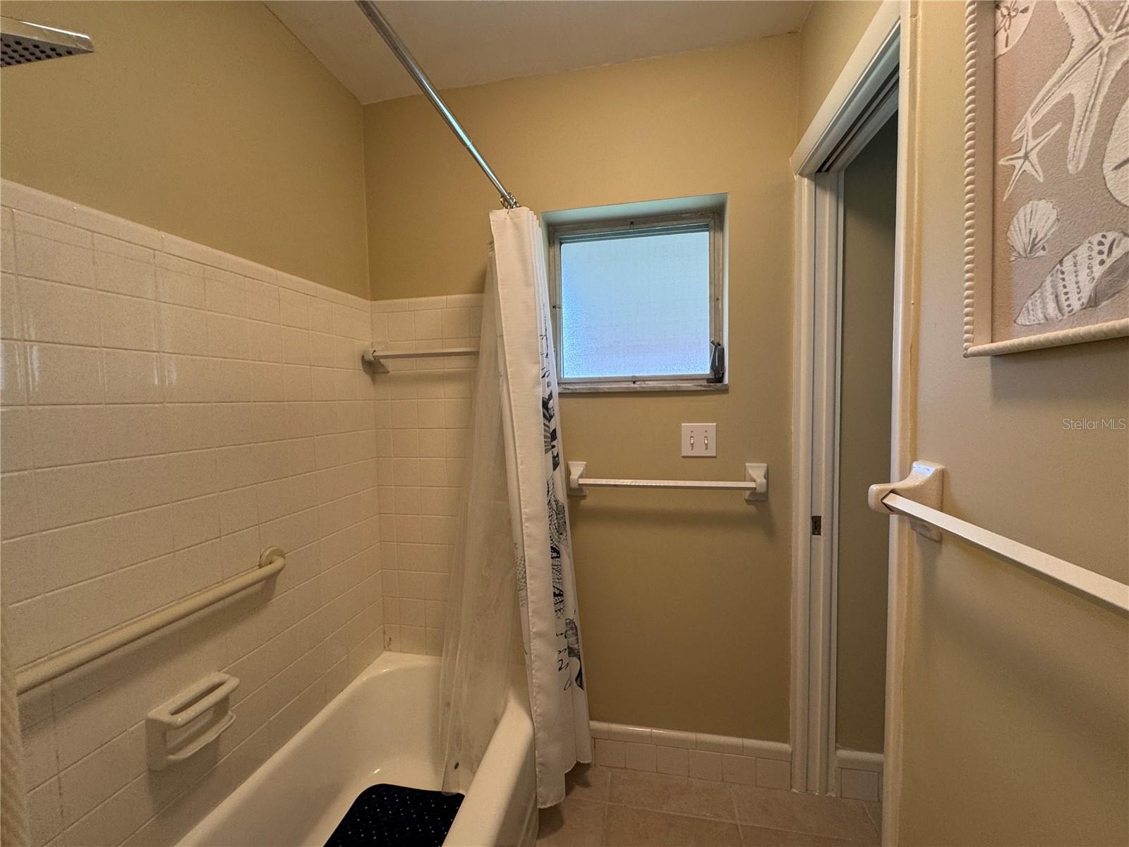 Image 16 of 19 For 22206 Laramore Avenue