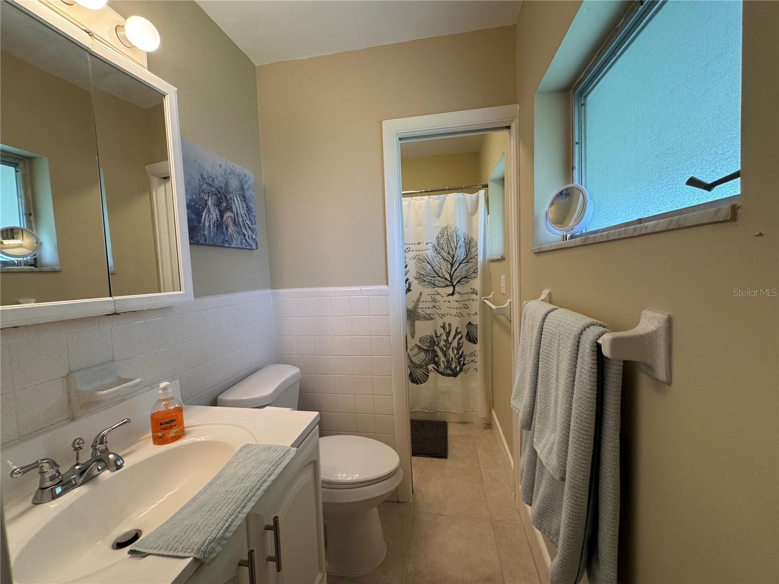Image 17 of 19 For 22206 Laramore Avenue