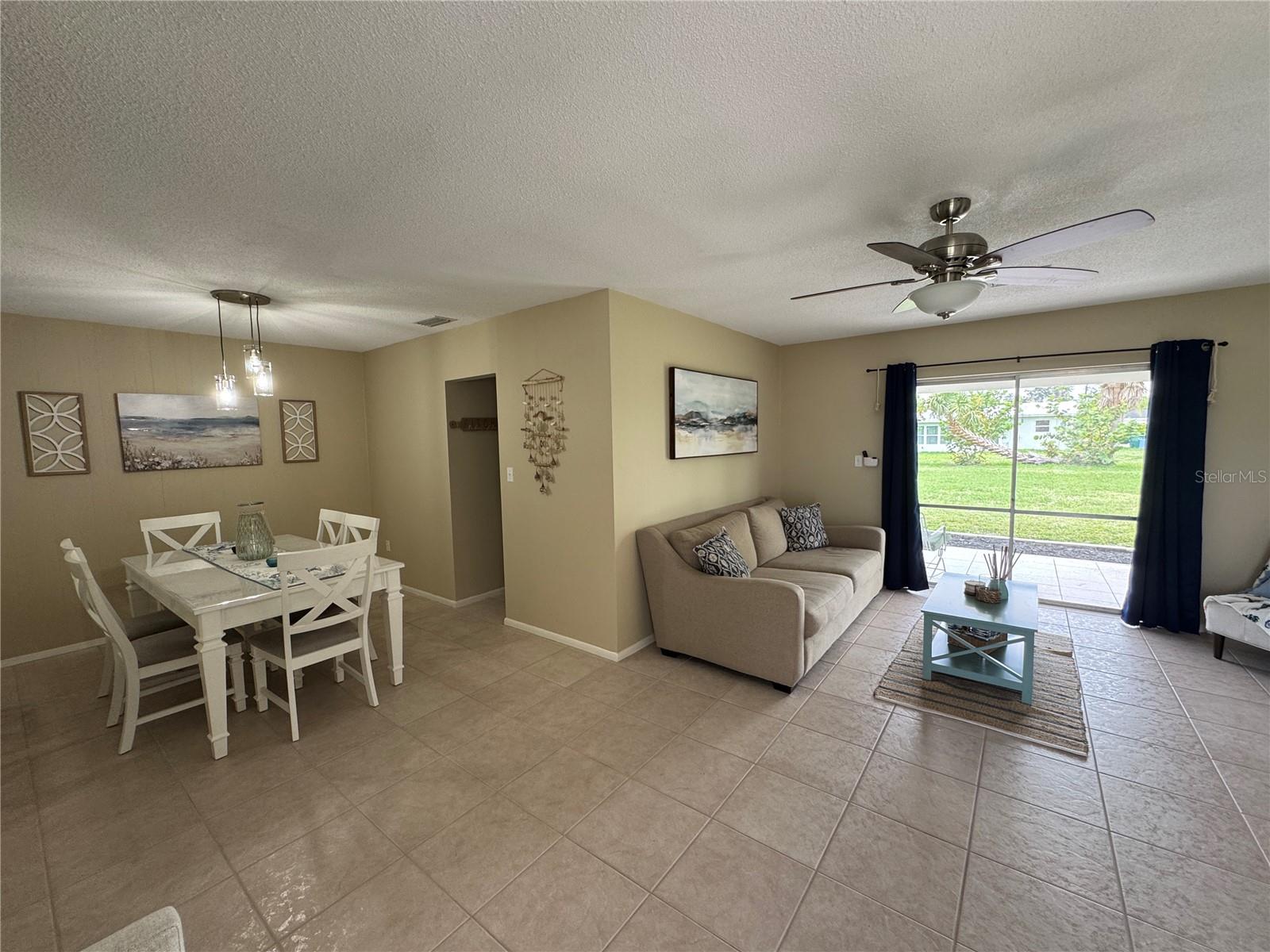 Image 7 of 19 For 22206 Laramore Avenue