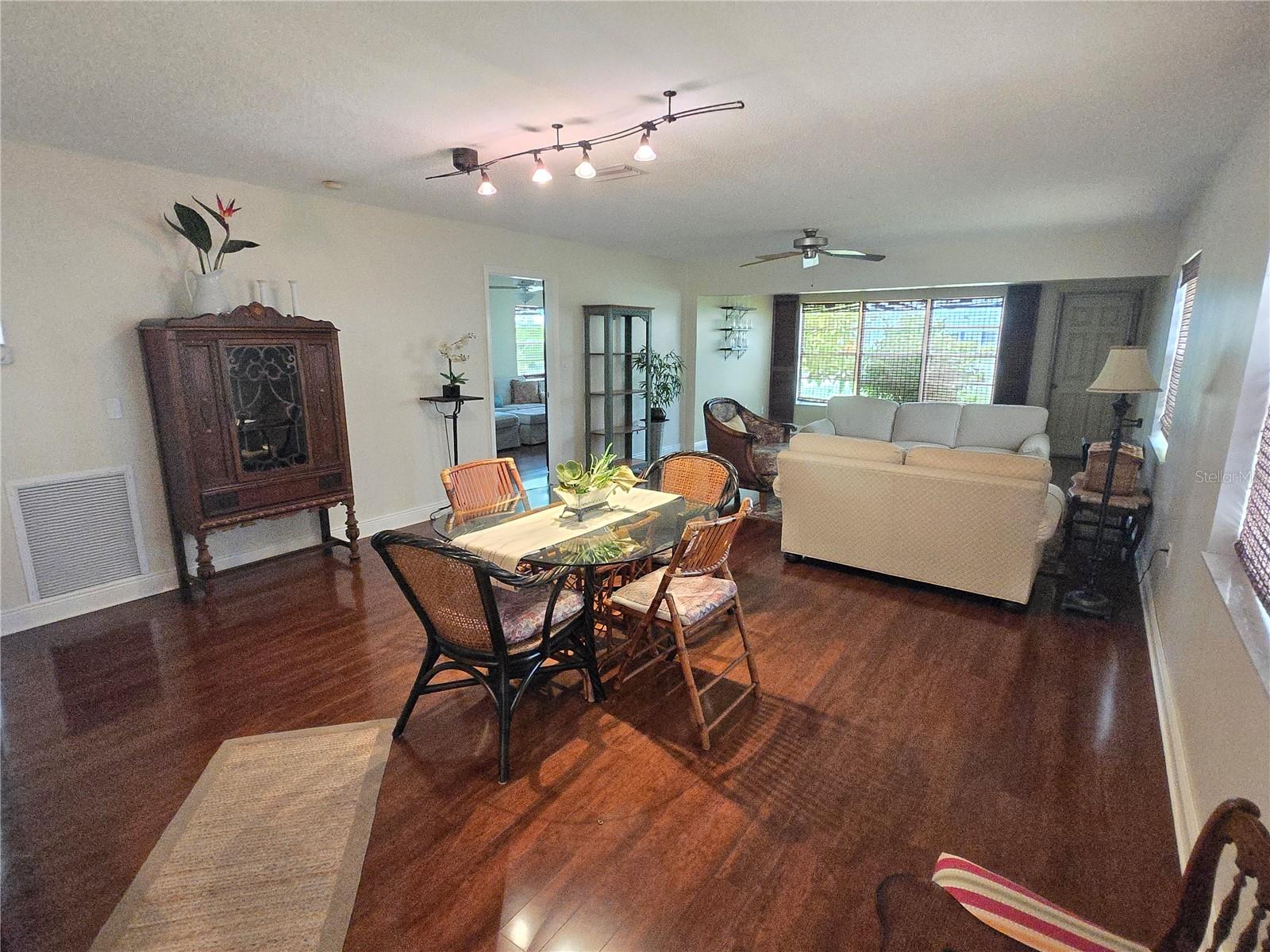 Image 3 of 24 For 4523 Independence Drive