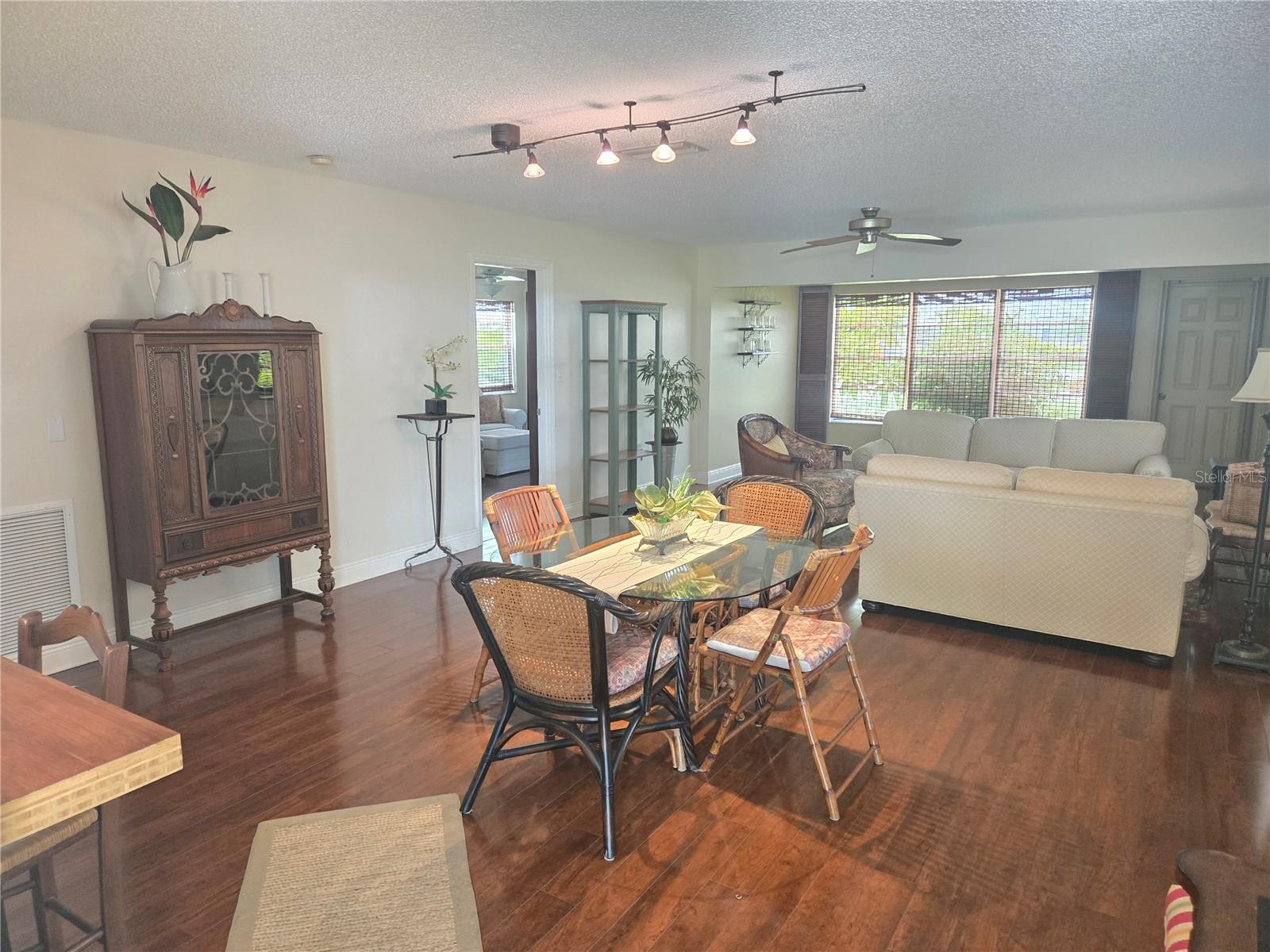 Image 4 of 24 For 4523 Independence Drive