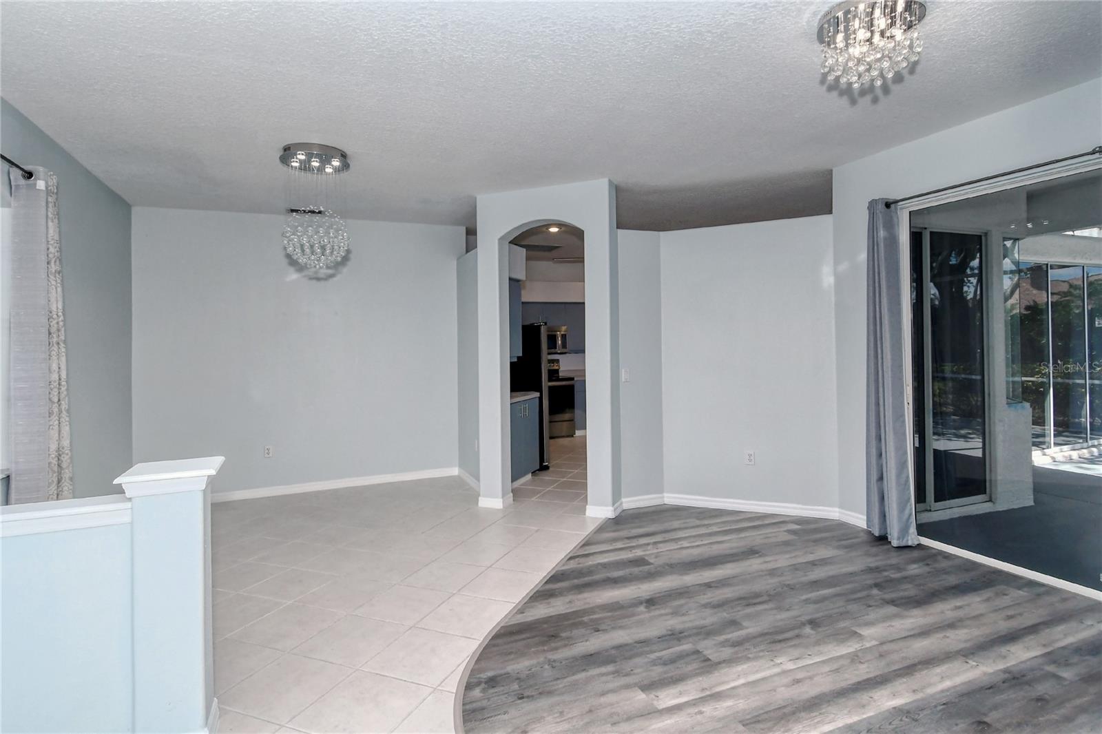 Image 19 of 45 For 607 Oak River Court
