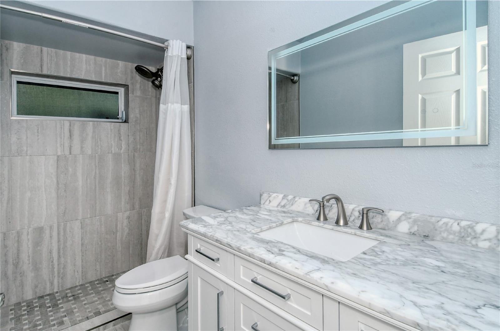 Image 36 of 45 For 607 Oak River Court