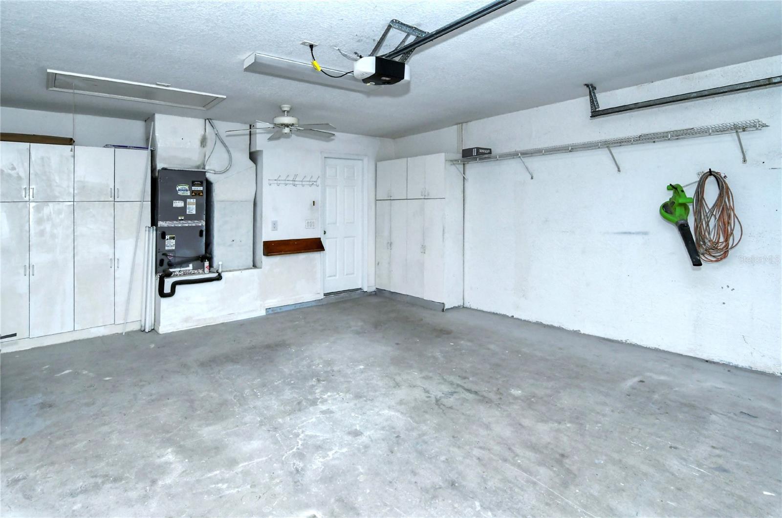 Image 41 of 45 For 607 Oak River Court