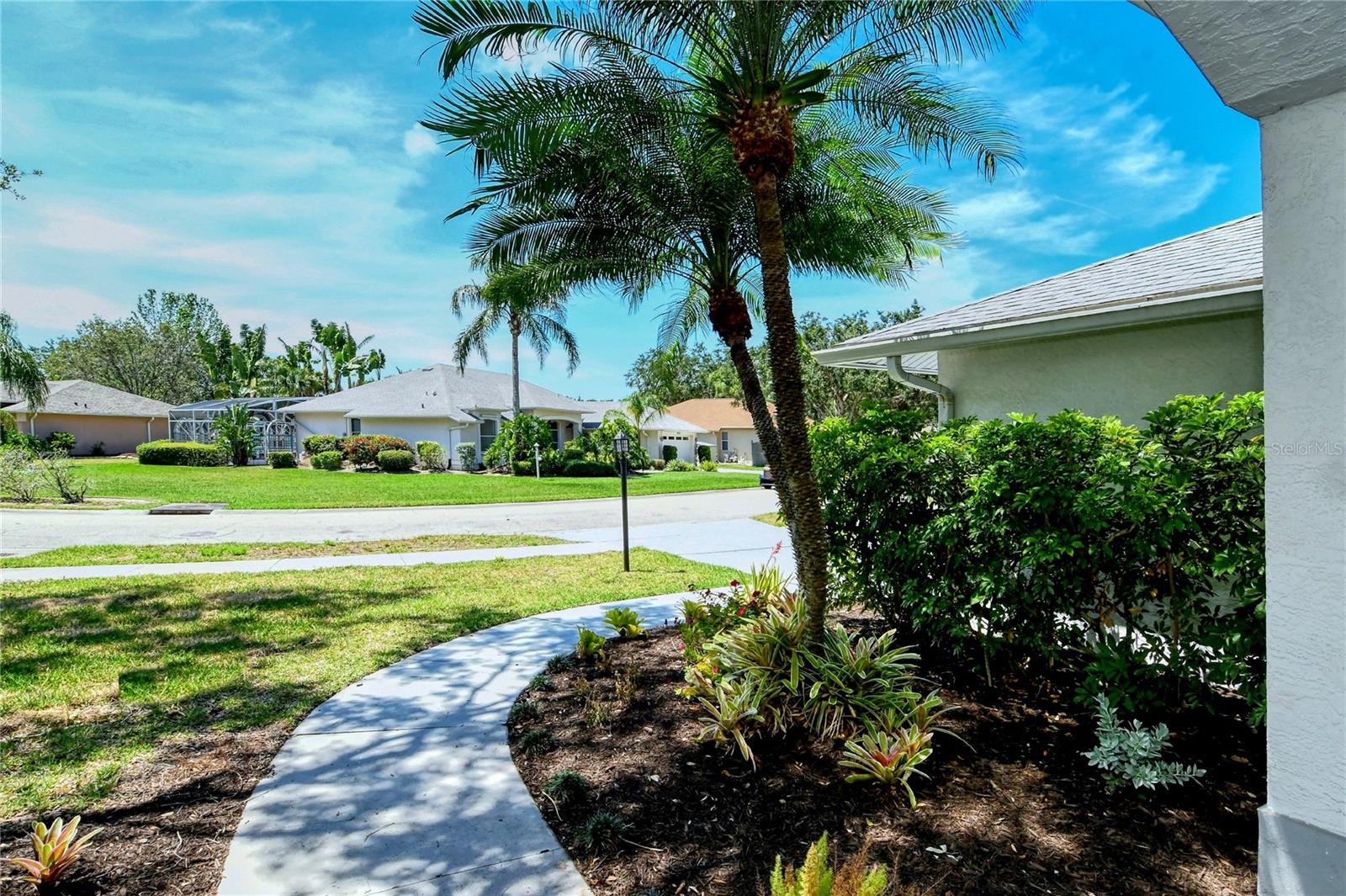 Image 42 of 45 For 607 Oak River Court