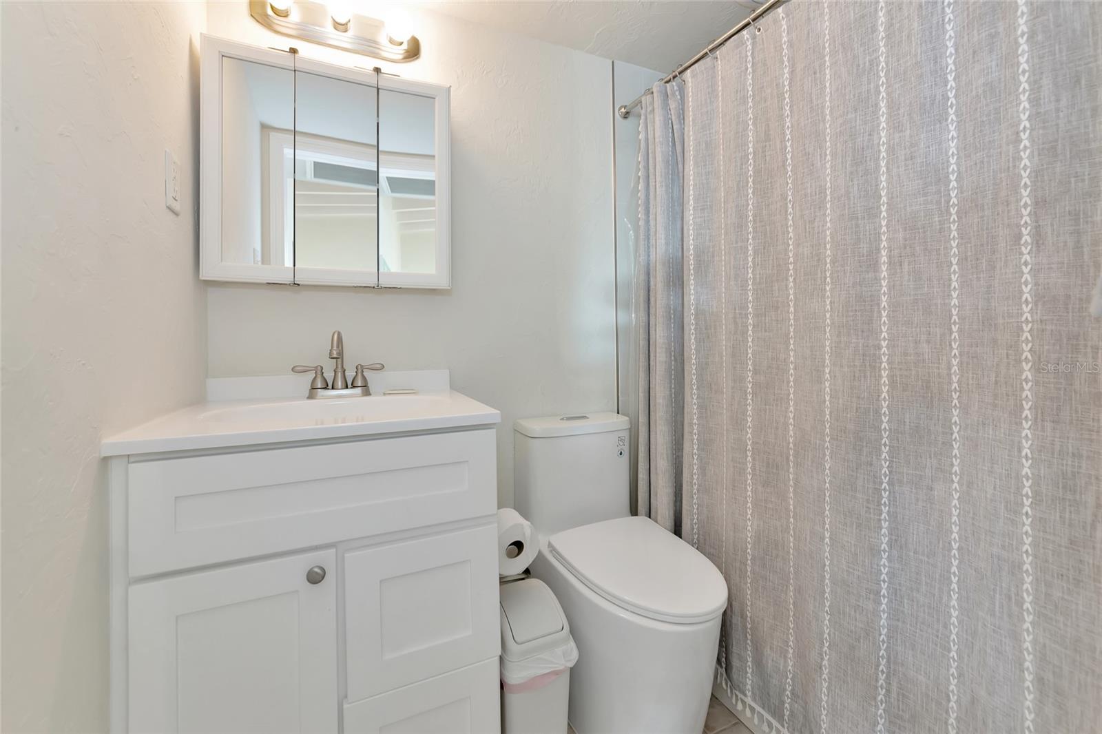 Image 20 of 68 For 6006 Midnight Pass Road 51