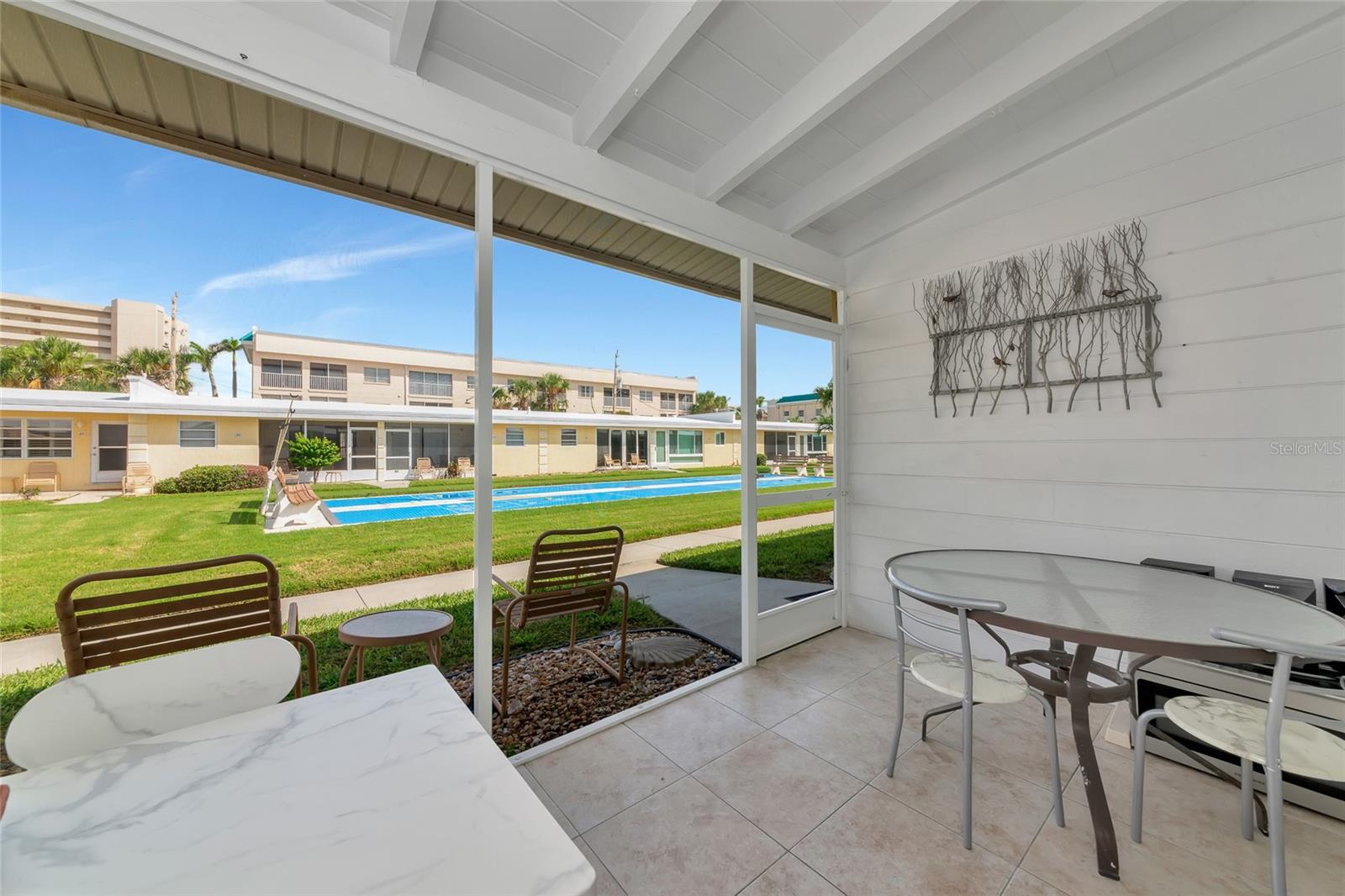 Image 23 of 68 For 6006 Midnight Pass Road 51