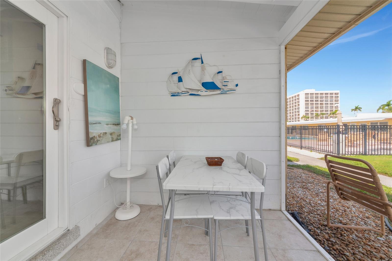 Image 26 of 68 For 6006 Midnight Pass Road 51