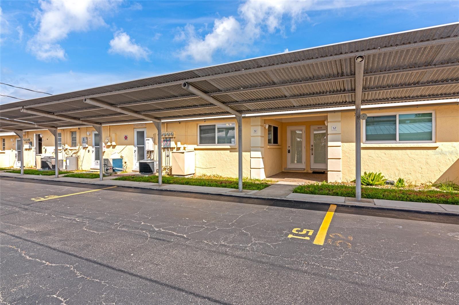 Image 31 of 68 For 6006 Midnight Pass Road 51