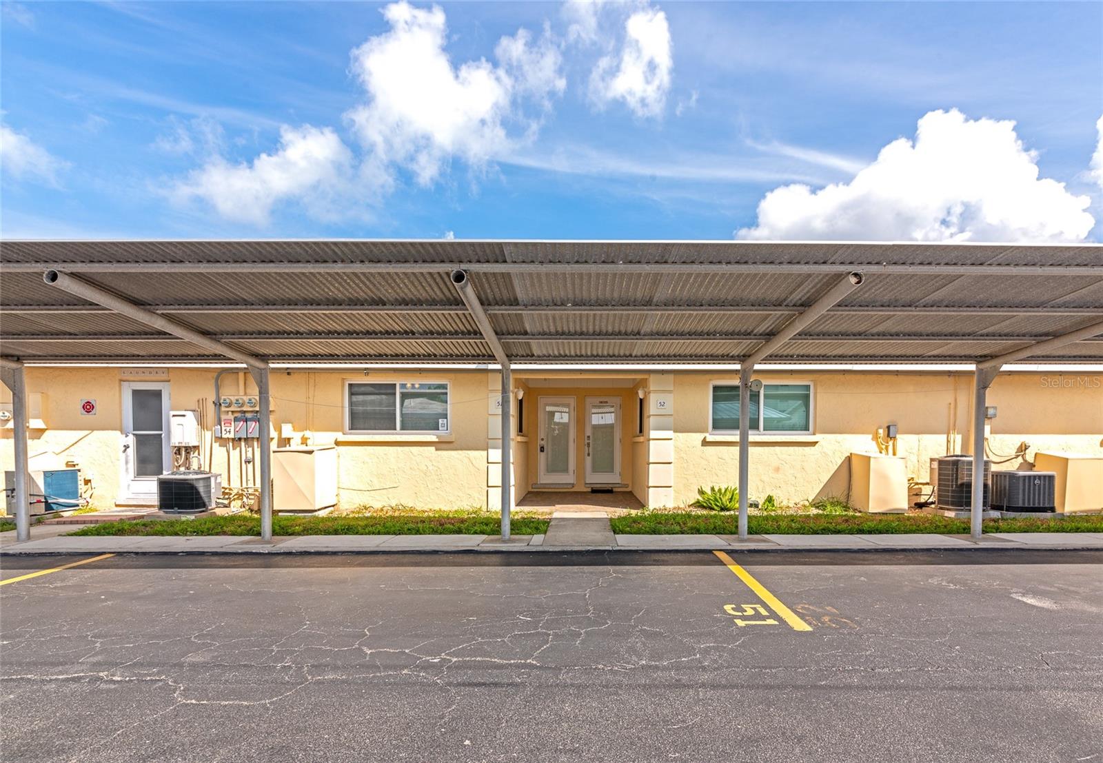 Image 32 of 68 For 6006 Midnight Pass Road 51