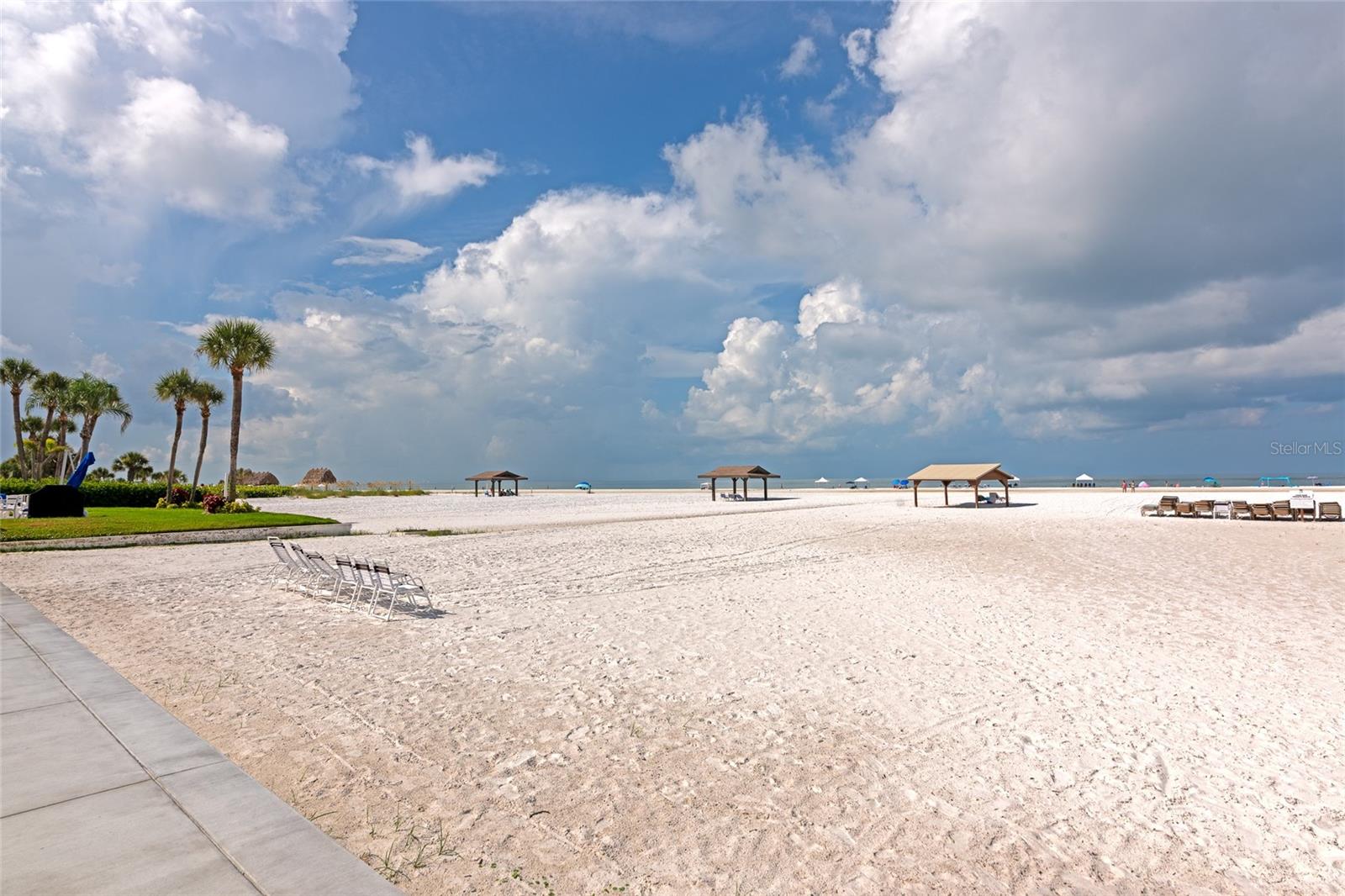 Image 46 of 68 For 6006 Midnight Pass Road 51