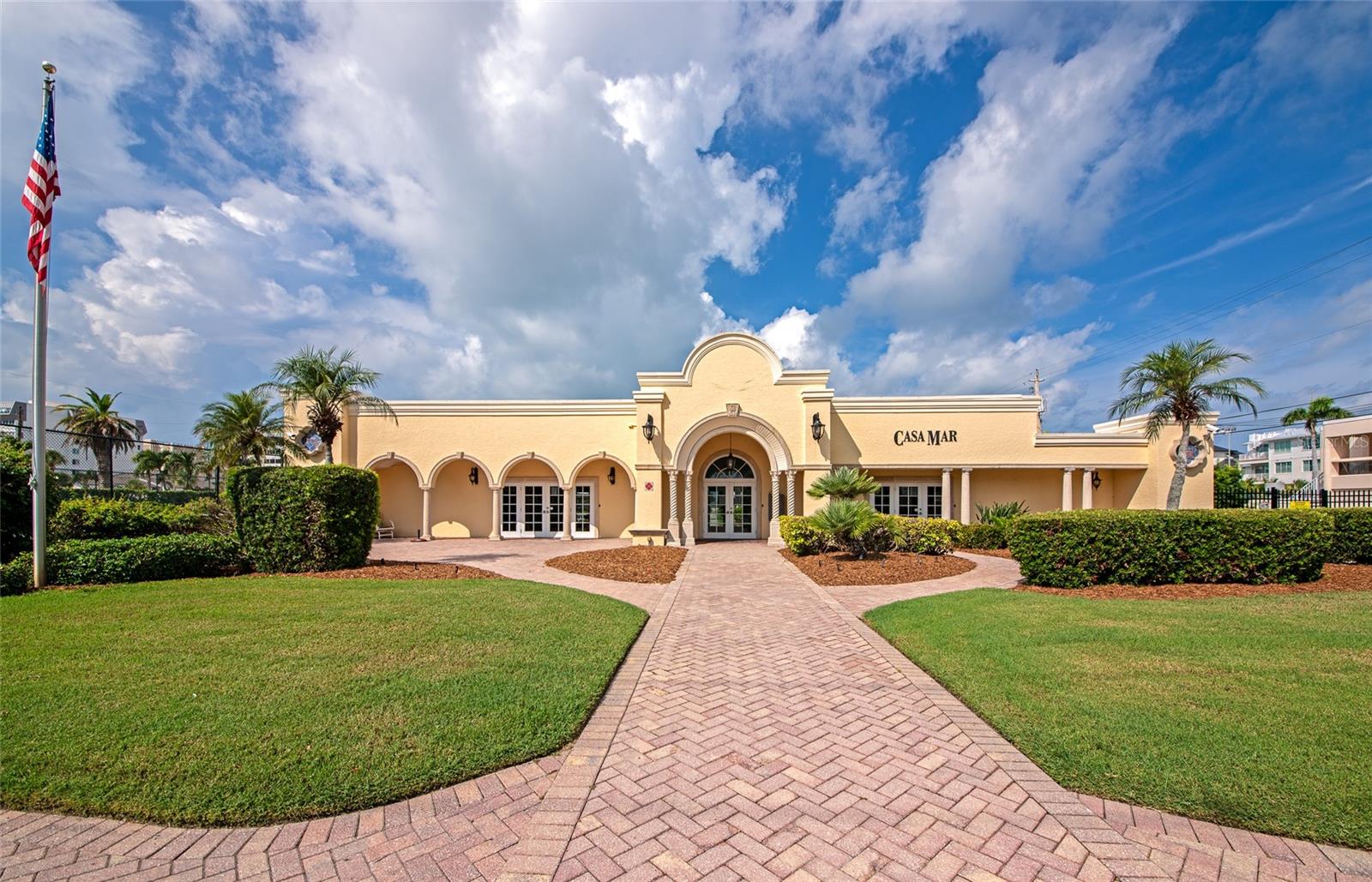 Image 52 of 68 For 6006 Midnight Pass Road 51