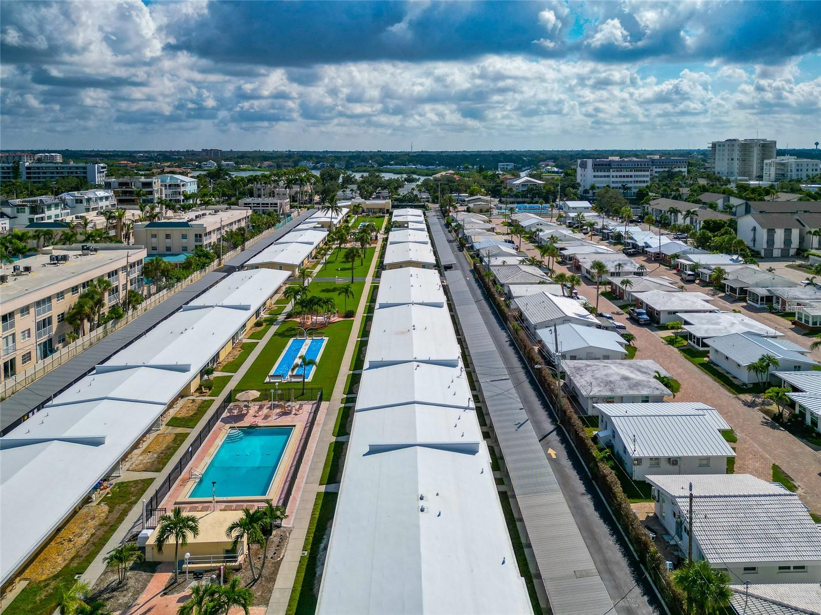 Image 57 of 68 For 6006 Midnight Pass Road 51