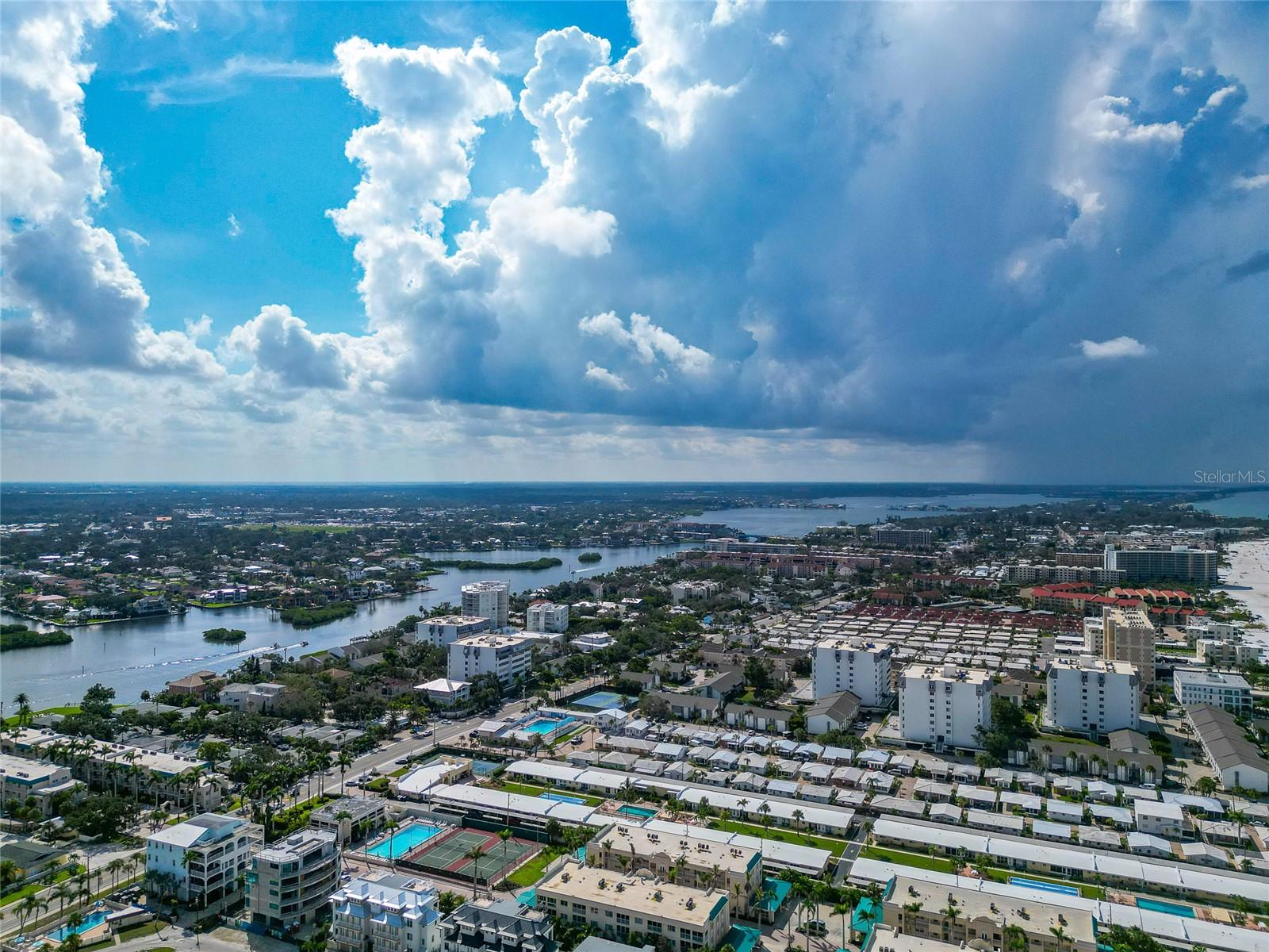 Image 64 of 68 For 6006 Midnight Pass Road 51