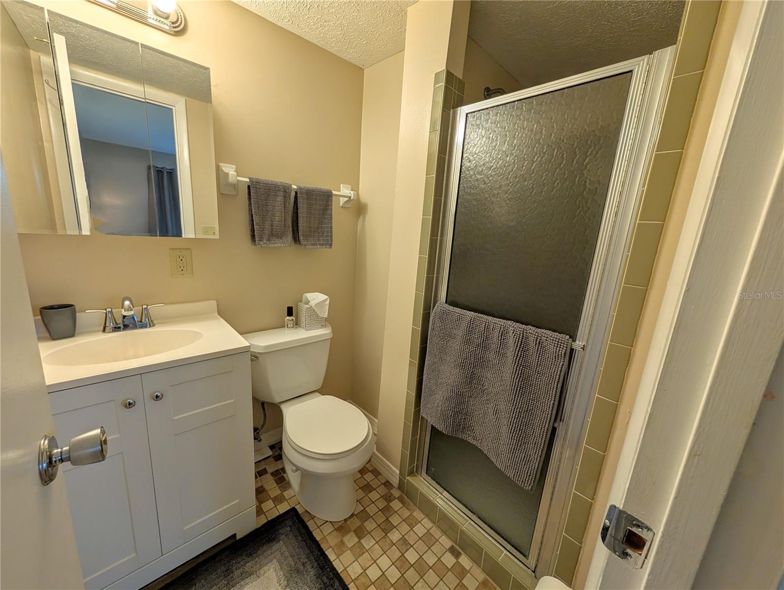 Image 19 of 25 For 1867 Restful Drive L-22