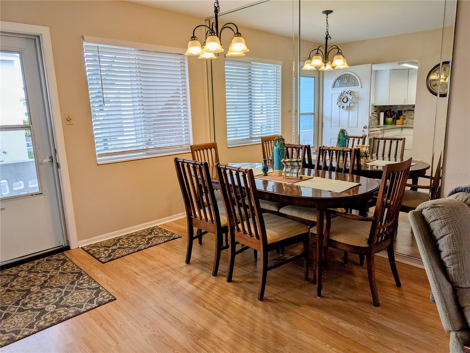 Image 3 of 25 For 1867 Restful Drive L-22
