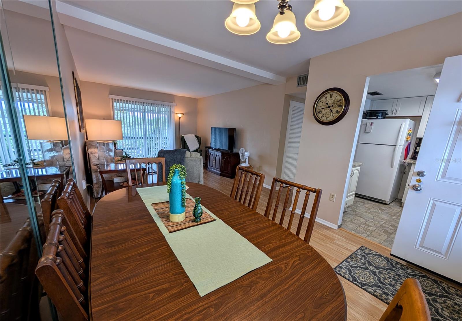 Image 4 of 25 For 1867 Restful Drive L-22